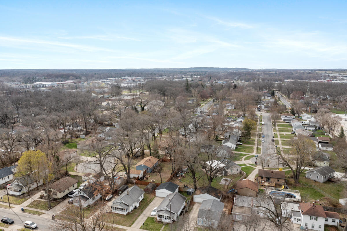 246 Holly Street Street SW Grand Rapids MI 49548