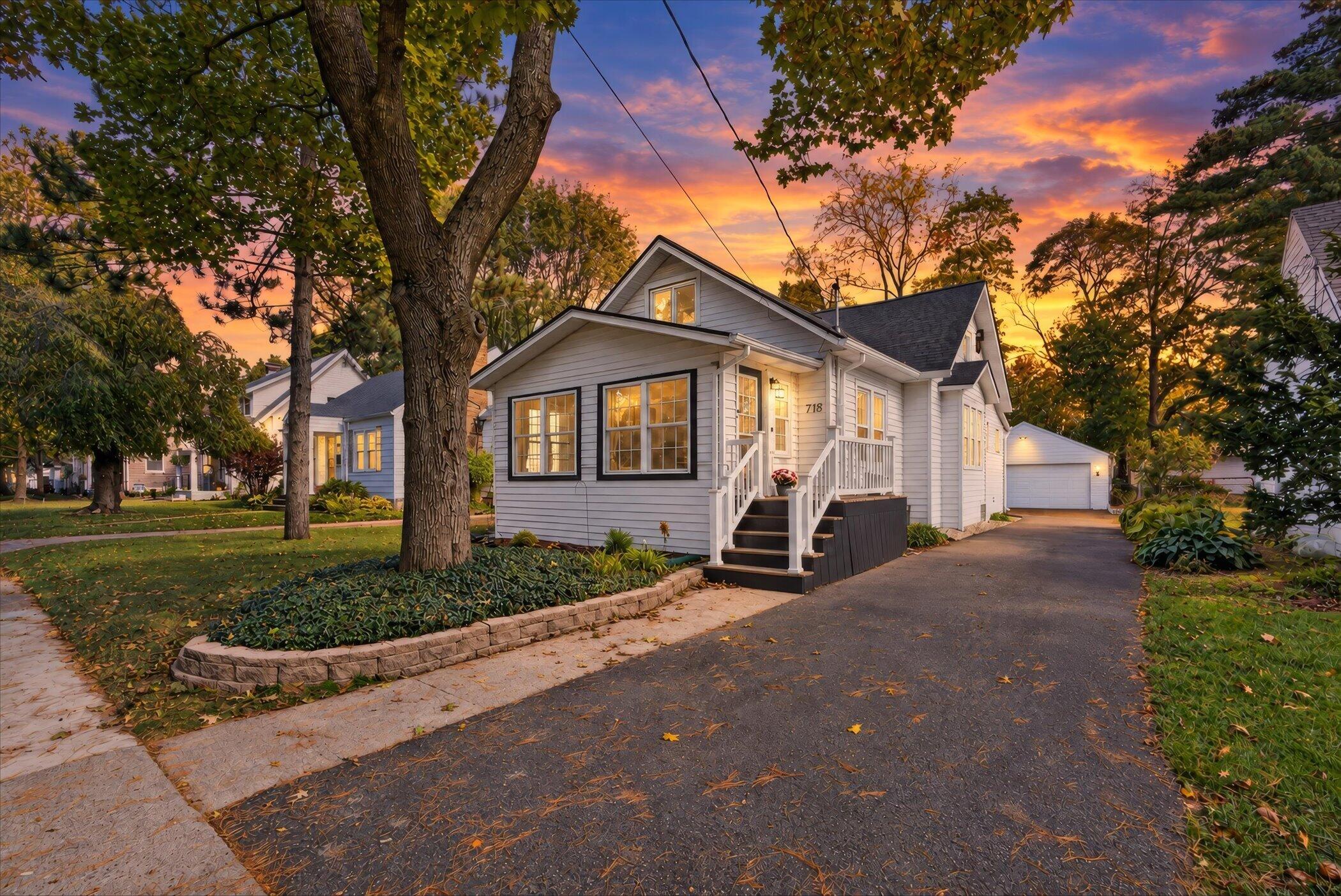 718 Pinehurst Boulevard Kalamazoo MI 49006