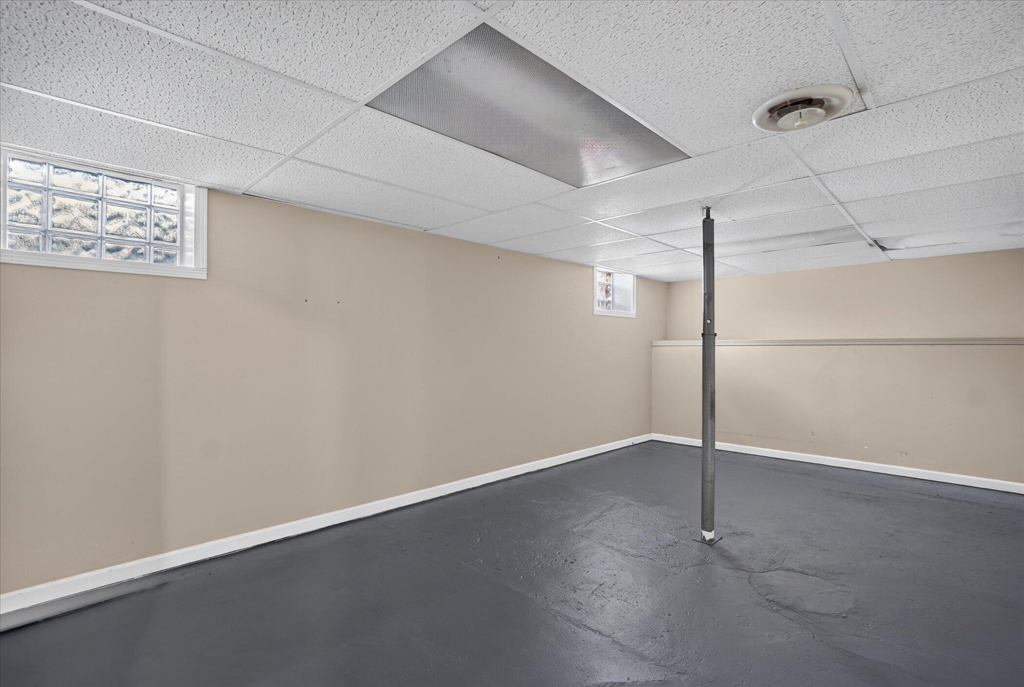 718 Pinehurst Boulevard Kalamazoo MI 49006