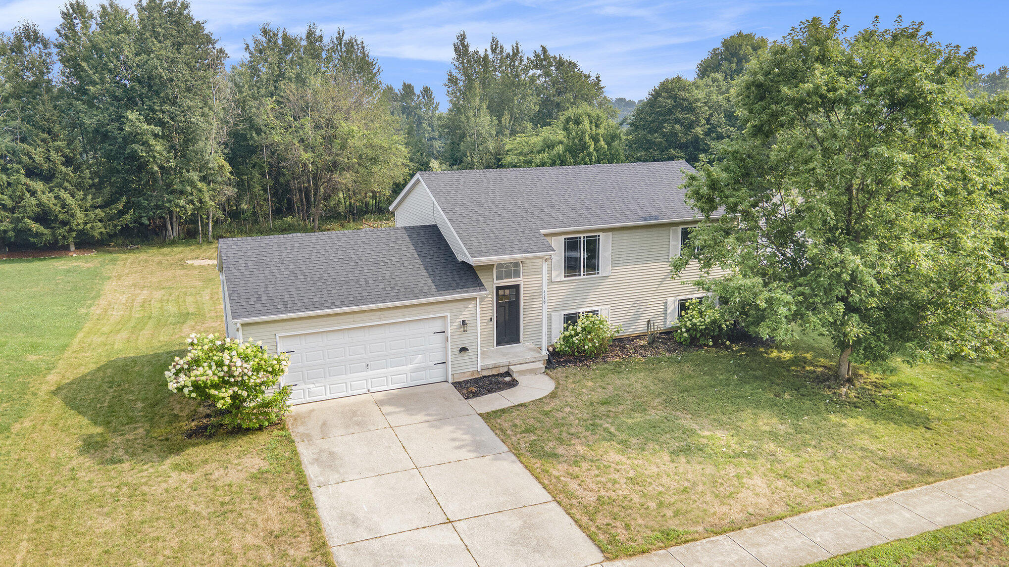 4139 Whirlwind Drive NE Rockford MI 49341
