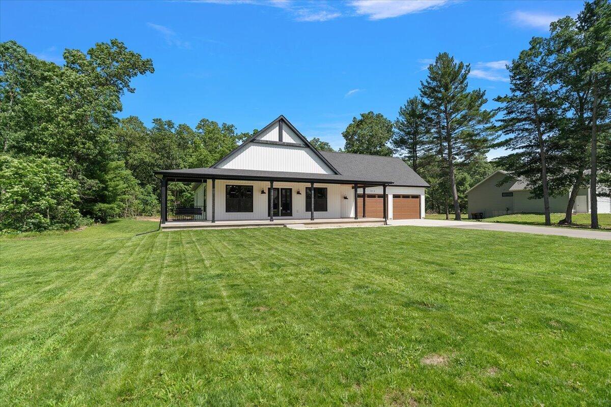 412 Sabine Drive Muskegon MI 49442