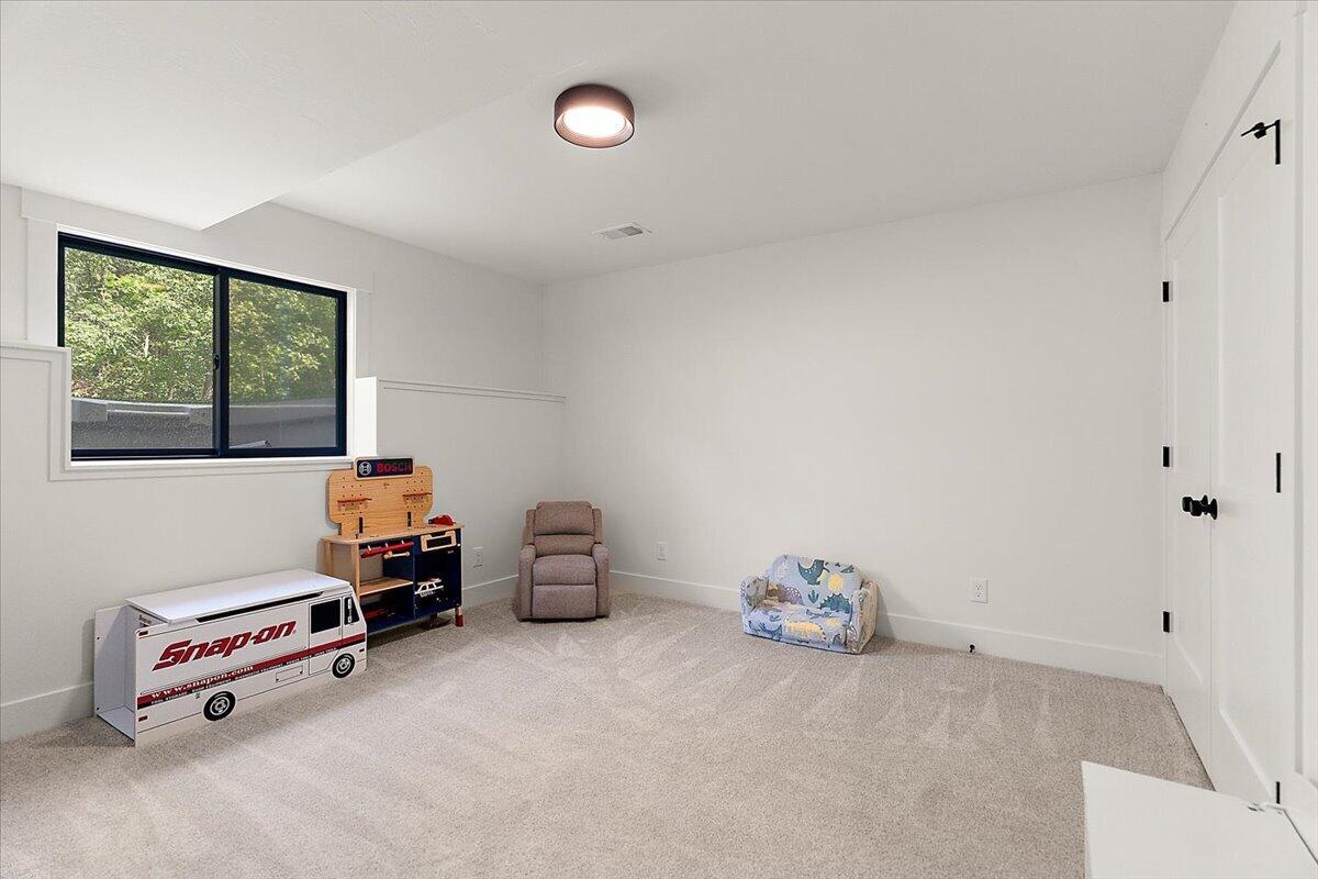 412 Sabine Drive Muskegon MI 49442