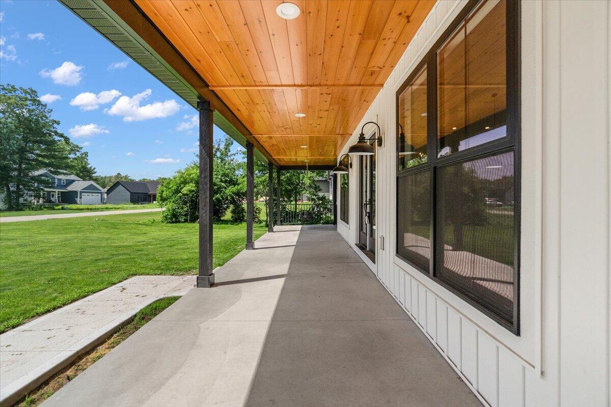 412 Sabine Drive Muskegon MI 49442
