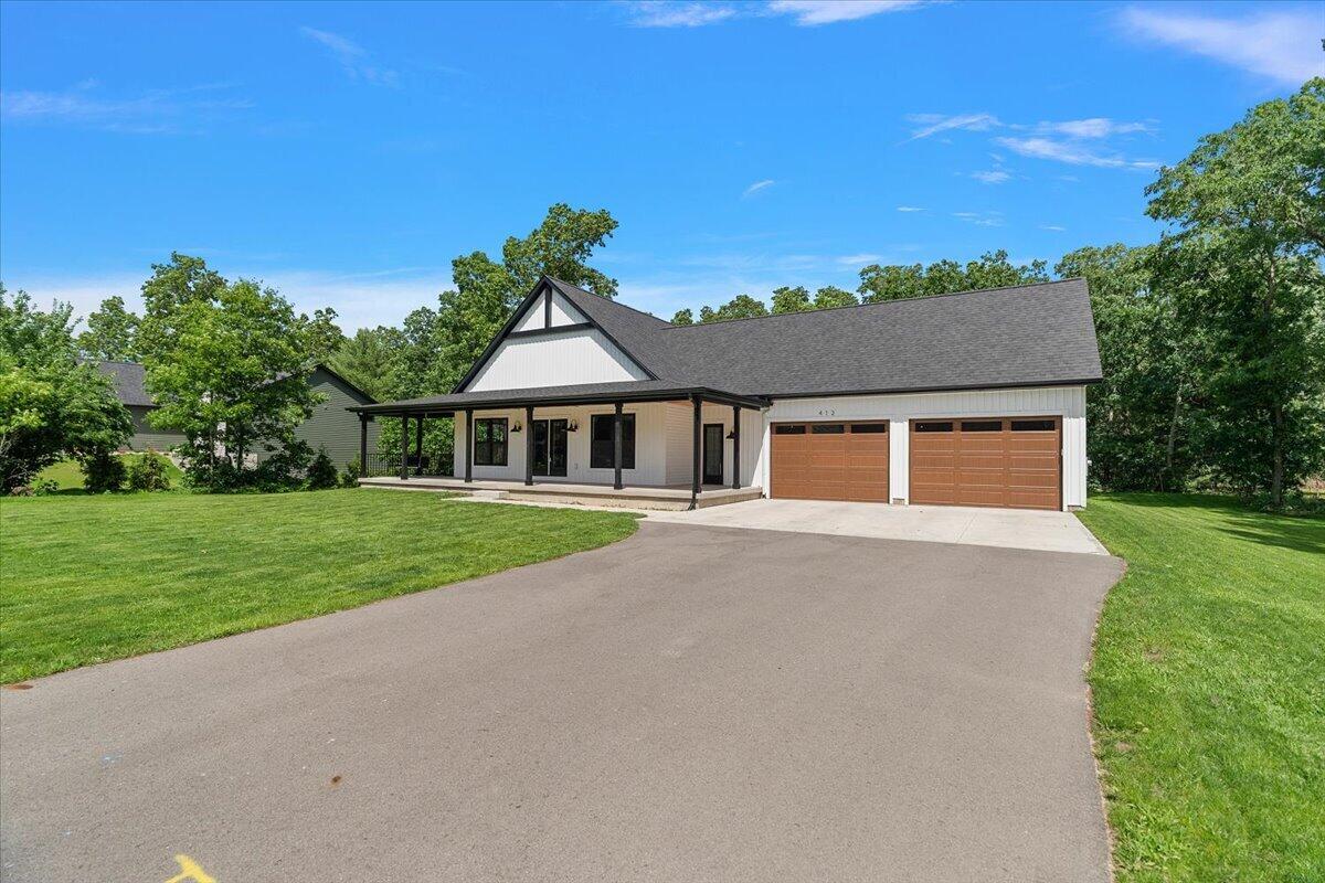 412 Sabine Drive Muskegon MI 49442