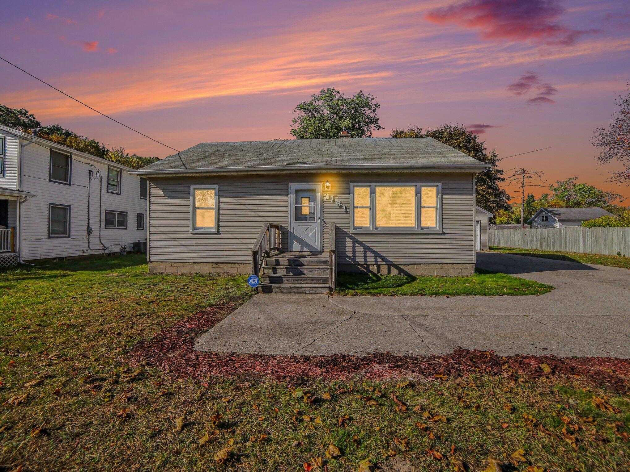 3161 Mccracken Street Norton Shores MI 49441