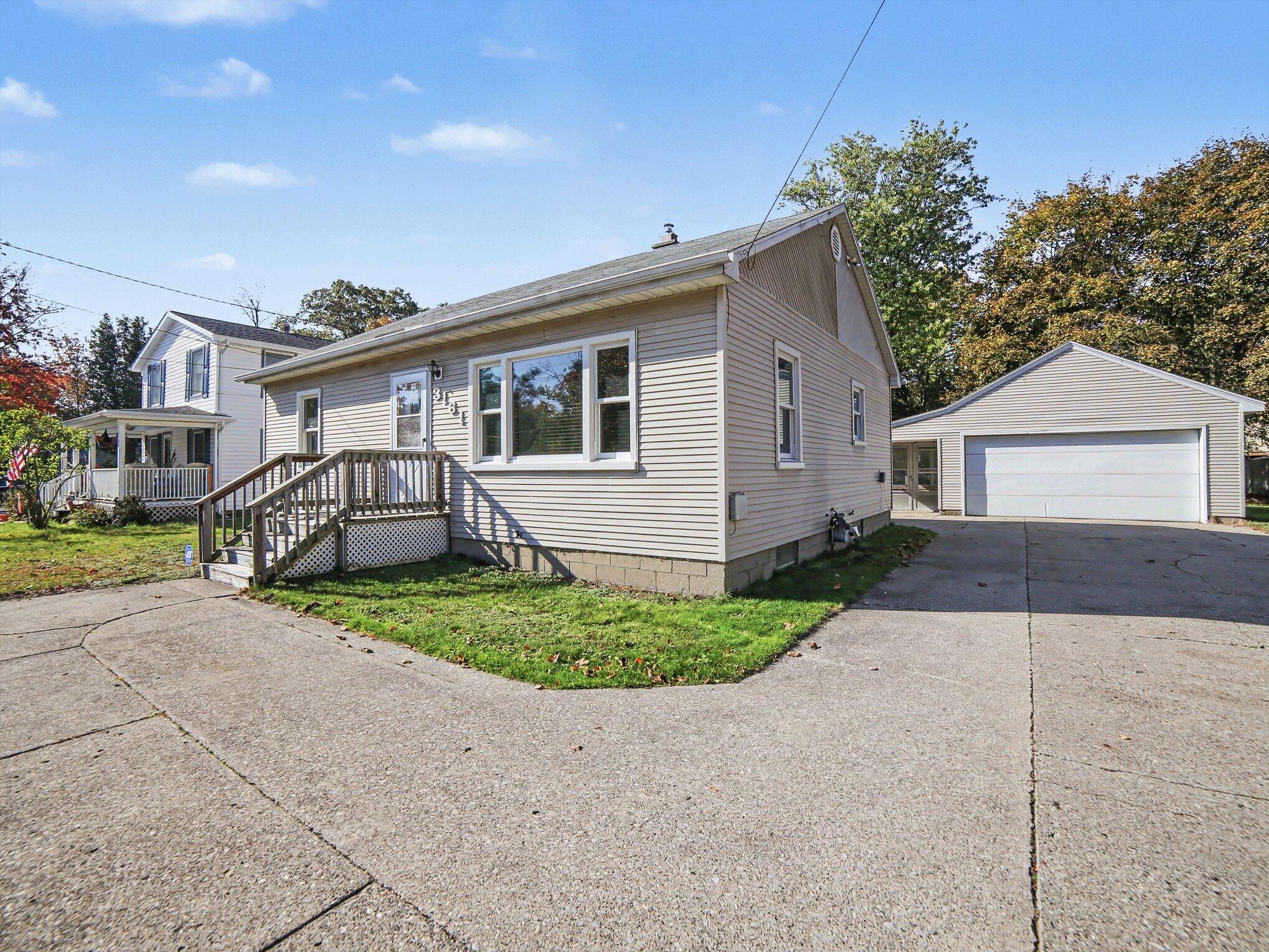 3161 Mccracken Street Norton Shores MI 49441