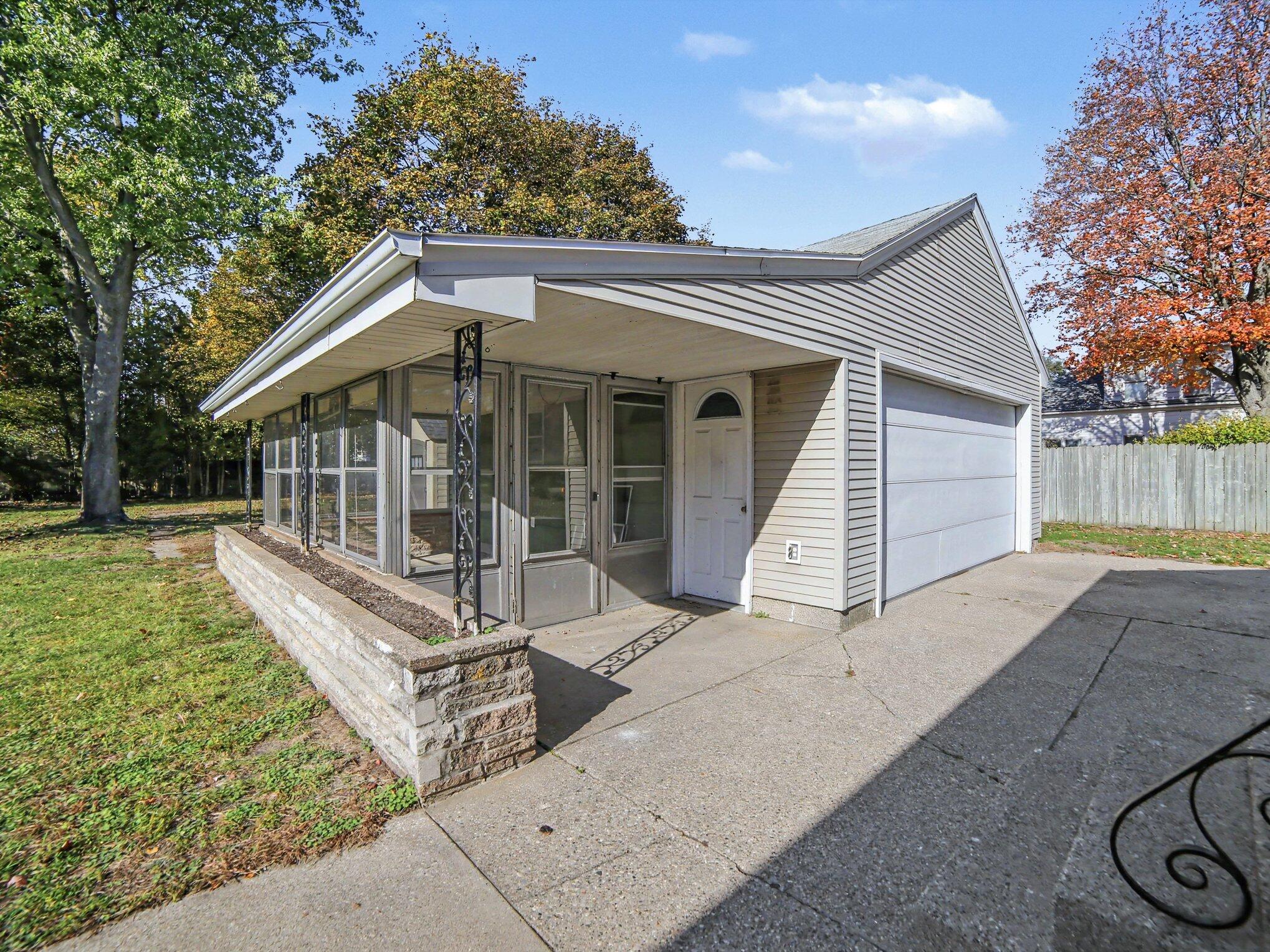 3161 Mccracken Street Norton Shores MI 49441