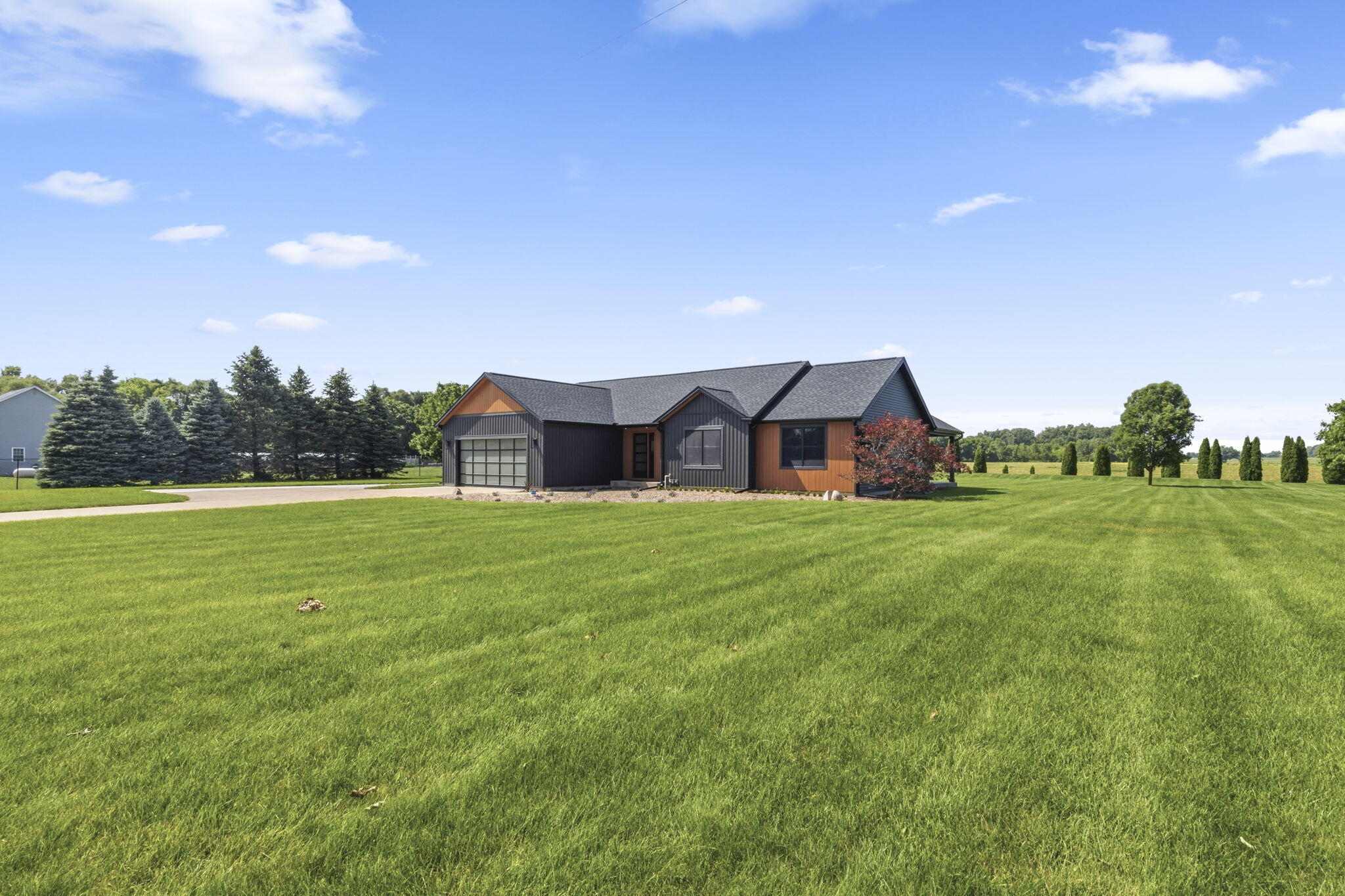 20872 State Line Road Edwardsburg MI 49112