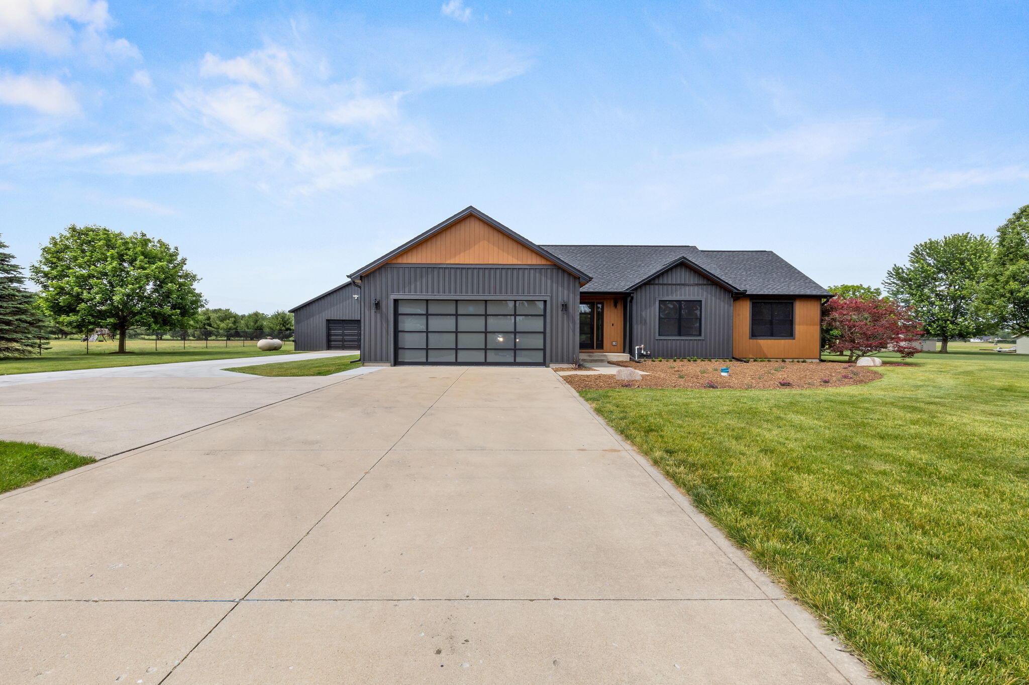 20872 State Line Road Edwardsburg MI 49112