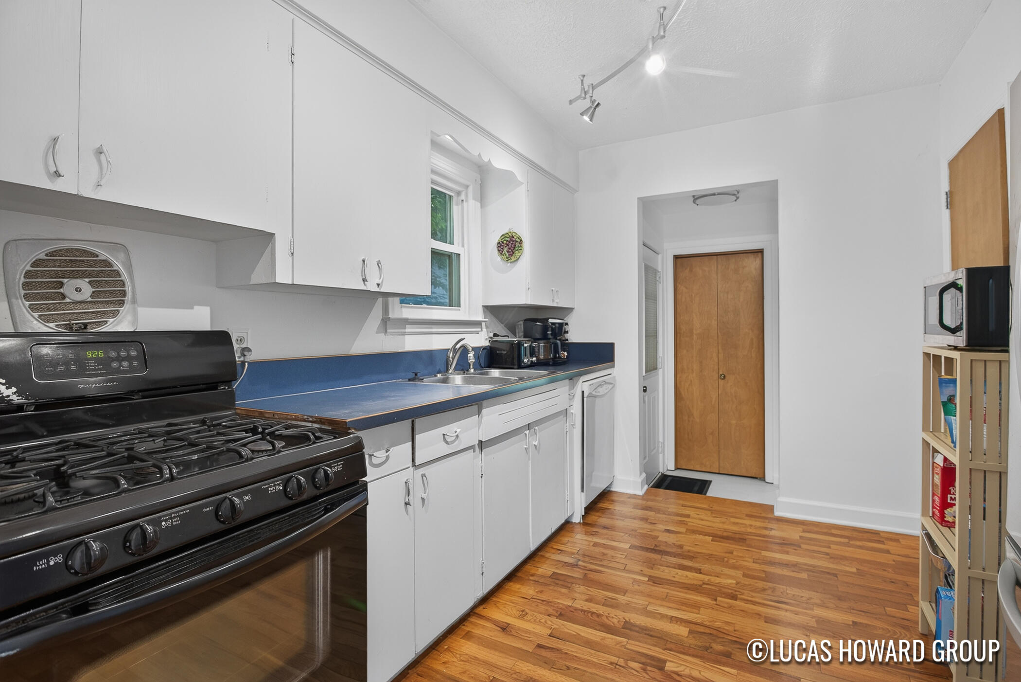 1045 Diamond Avenue NE Grand Rapids MI 49503
