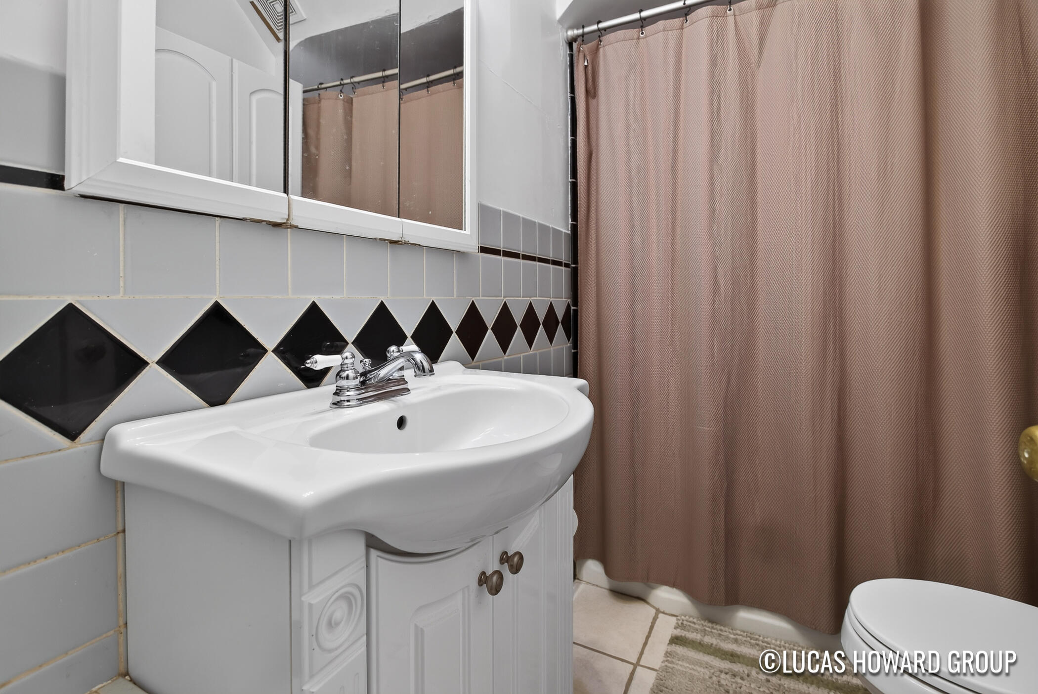 1045 Diamond Avenue NE Grand Rapids MI 49503