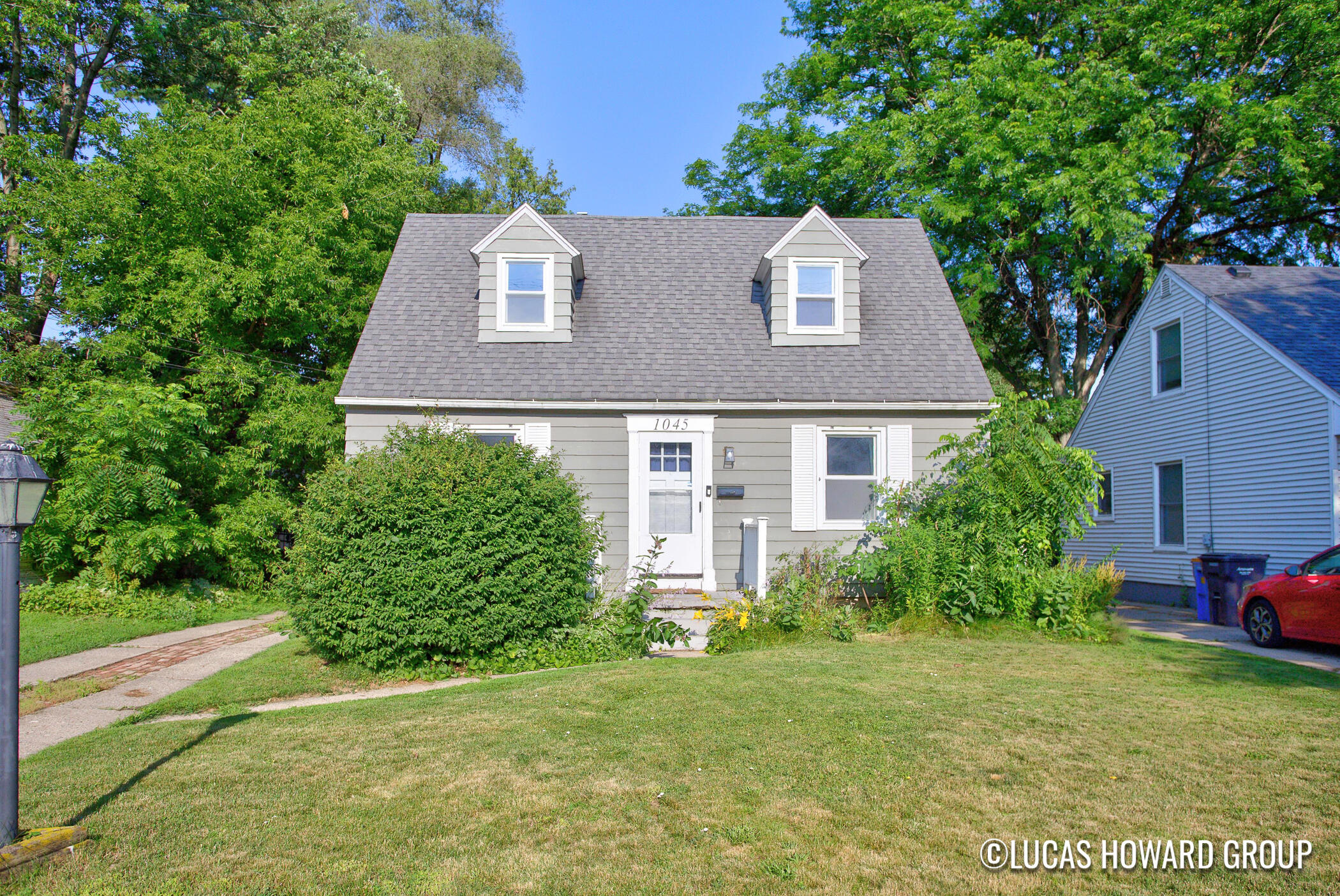 1045 Diamond Avenue NE Grand Rapids MI 49503