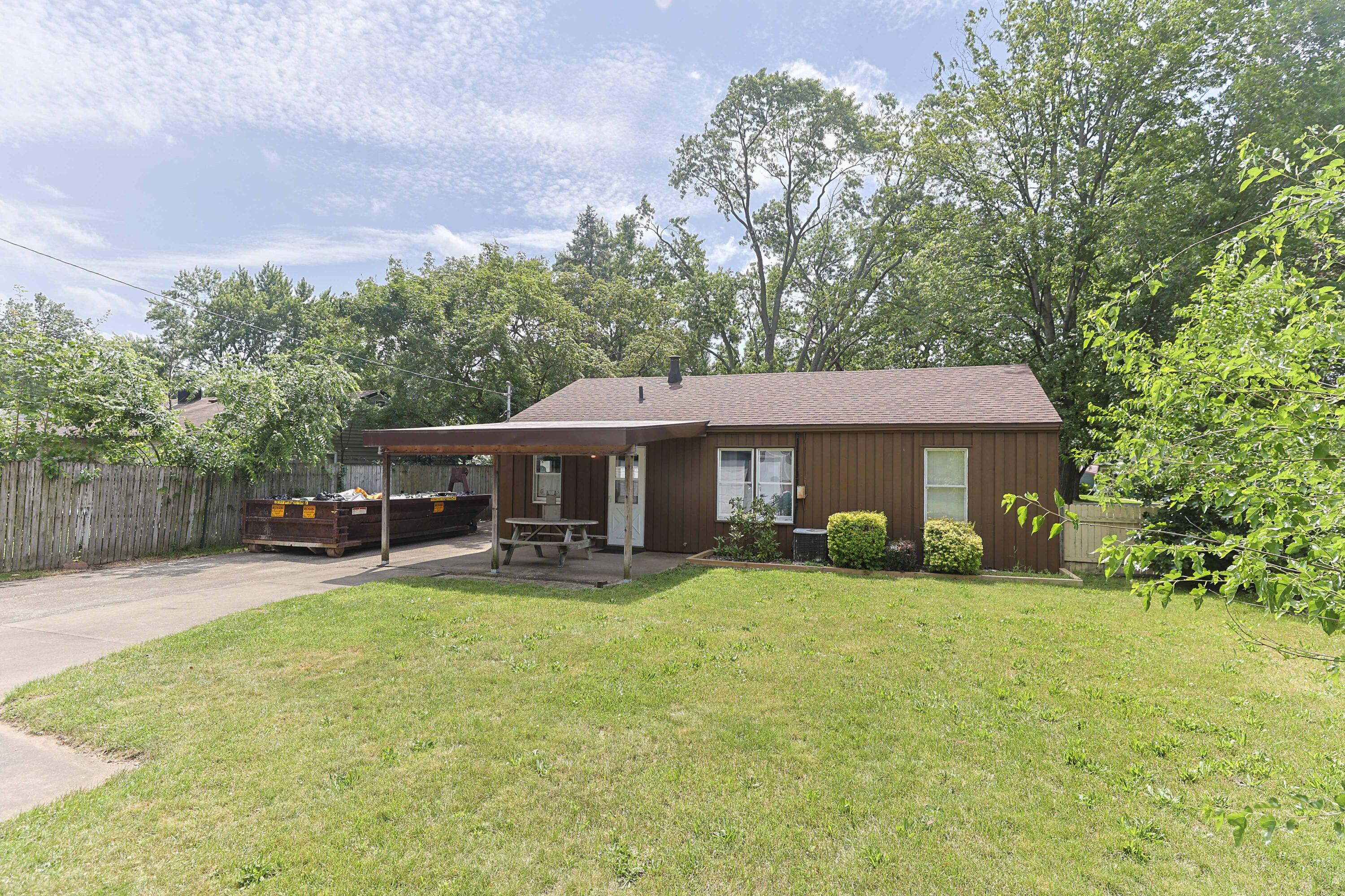 2029 Lewis Drive Niles MI 49120