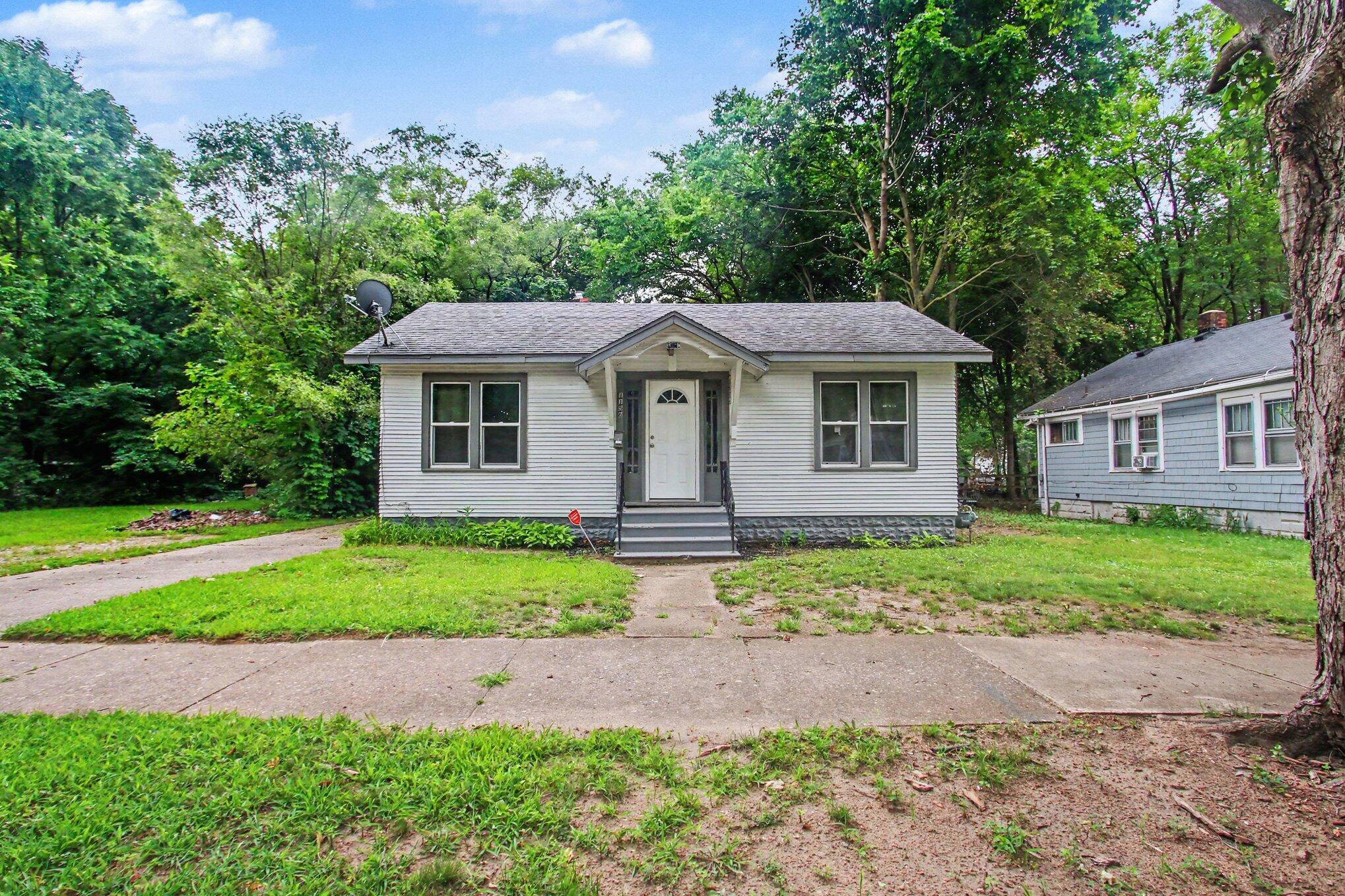 1156 Mc Alister Avenue Benton Harbor MI 49022