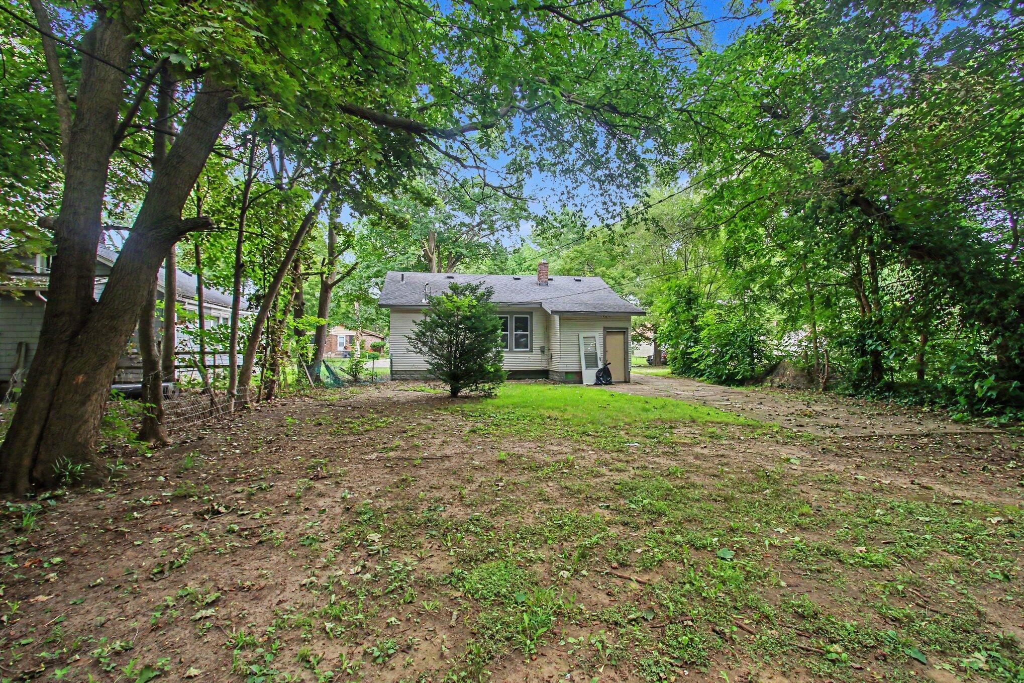 1156 Mc Alister Avenue Benton Harbor MI 49022