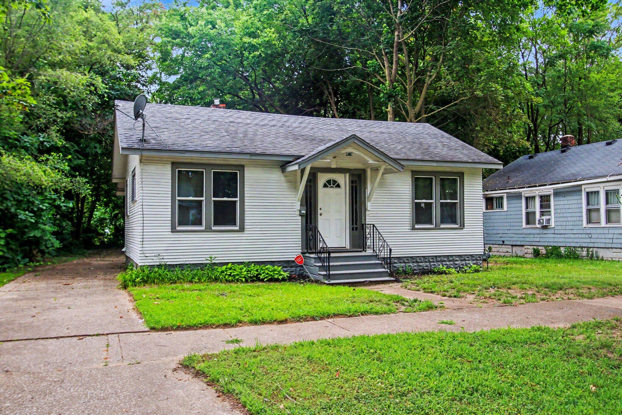 1156 Mc Alister Avenue Benton Harbor MI 49022