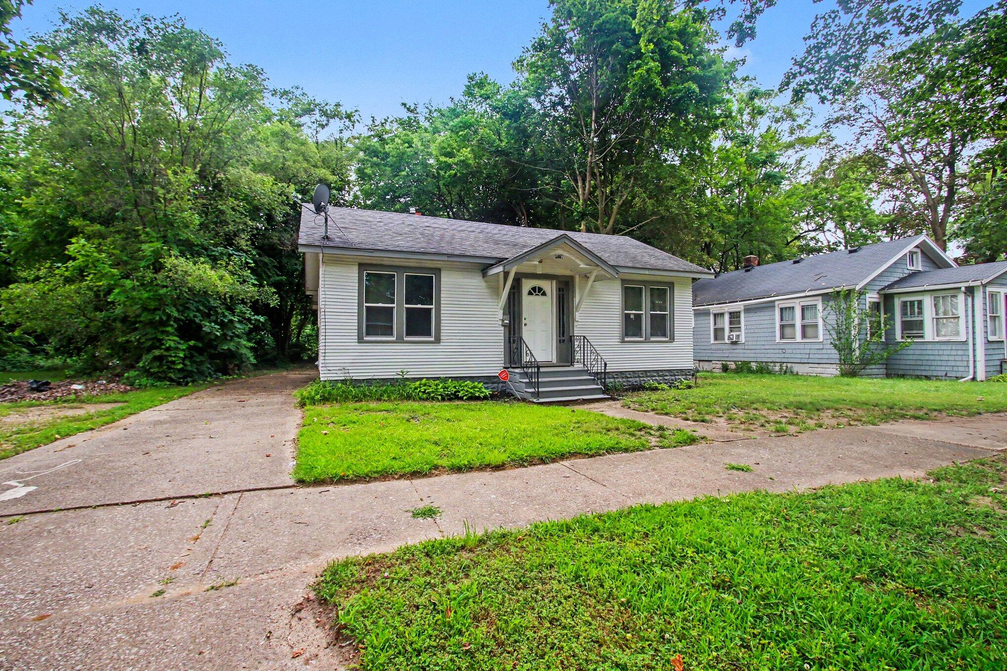 1156 Mc Alister Avenue Benton Harbor MI 49022