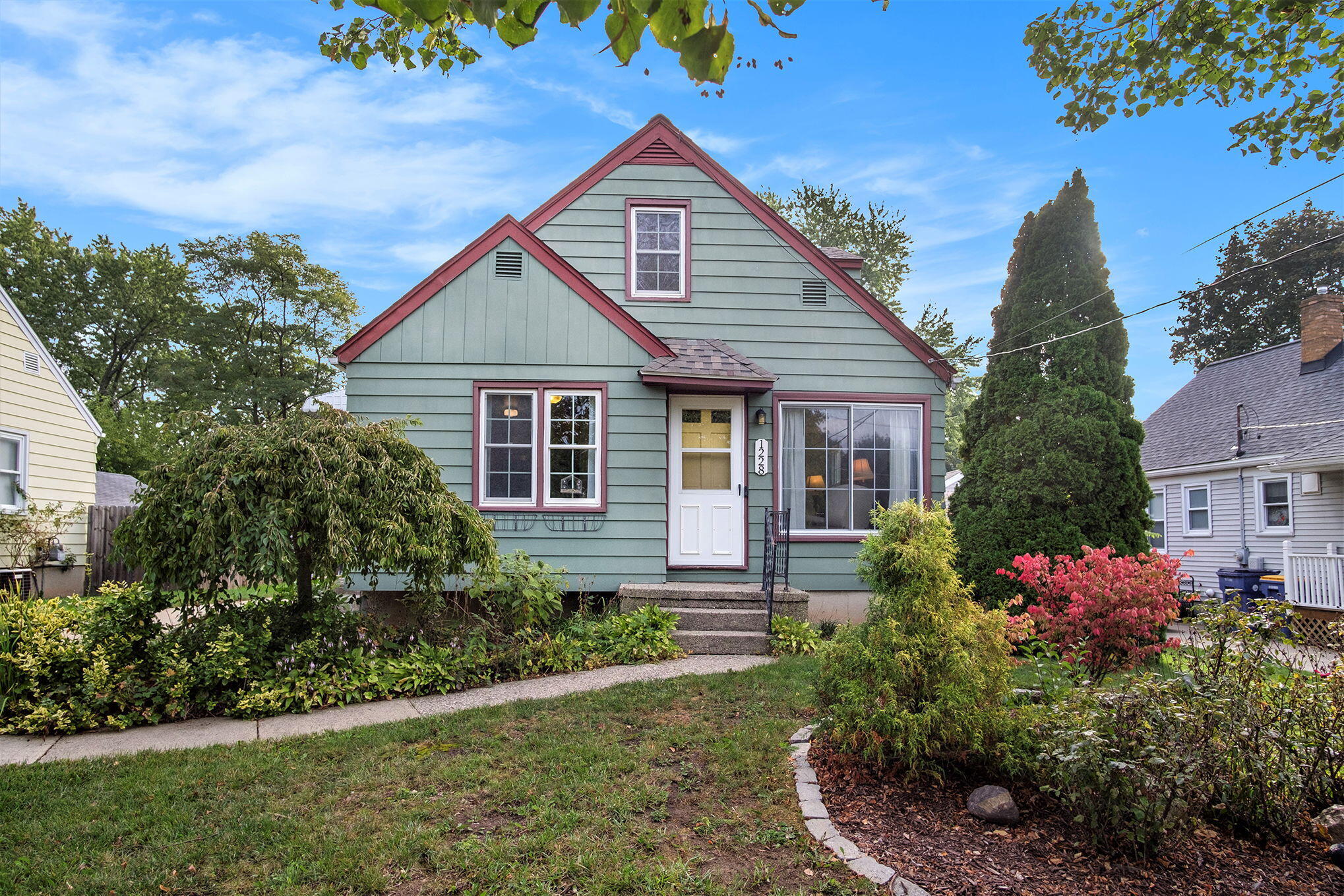 1228 Spring Avenue NE Grand Rapids MI 49505