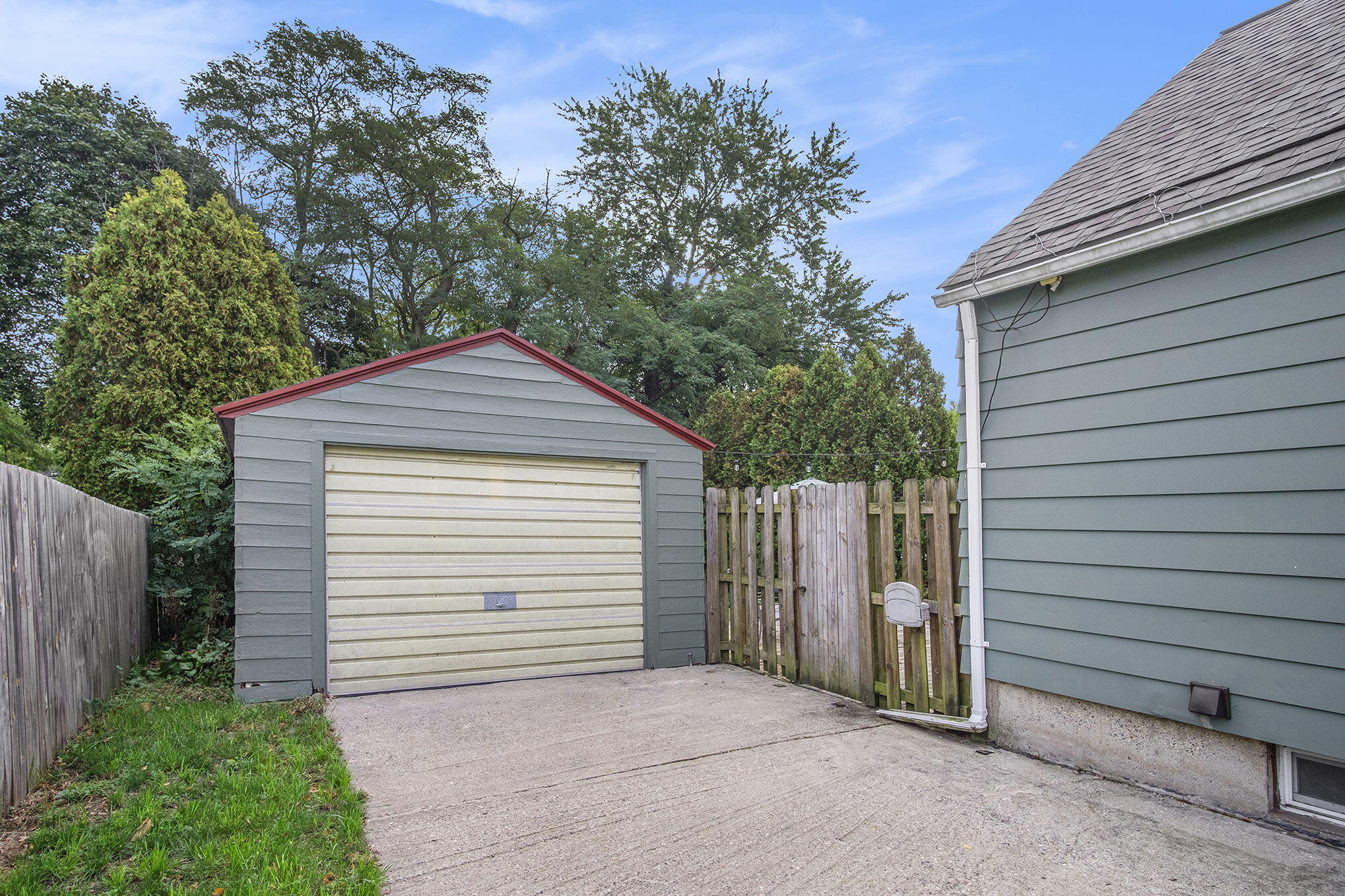 1228 Spring Avenue NE Grand Rapids MI 49505