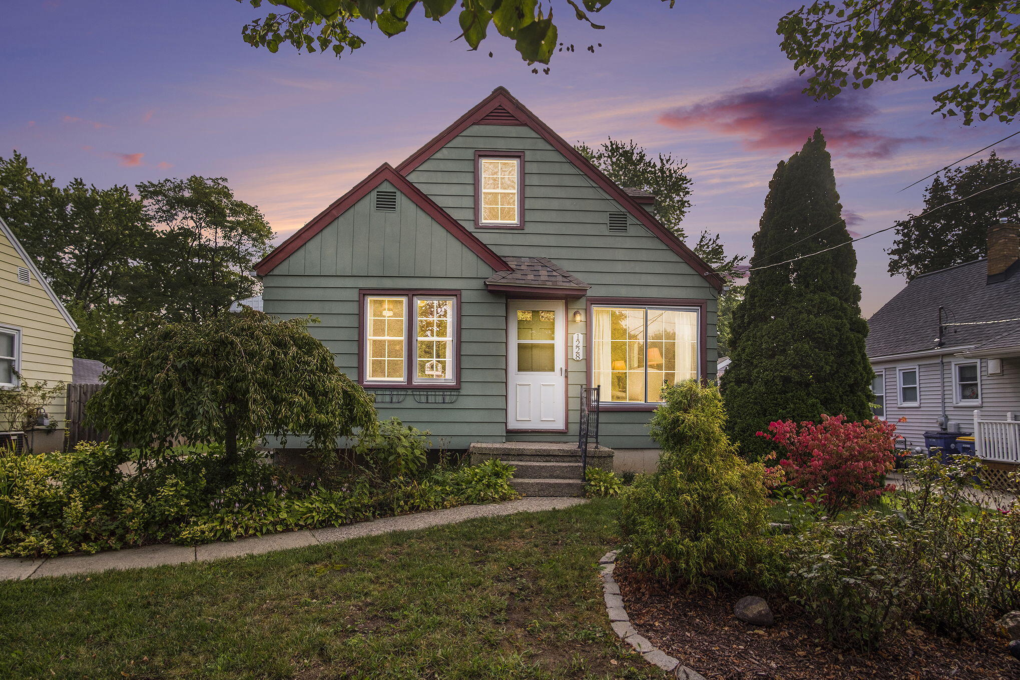 1228 Spring Avenue NE Grand Rapids MI 49505