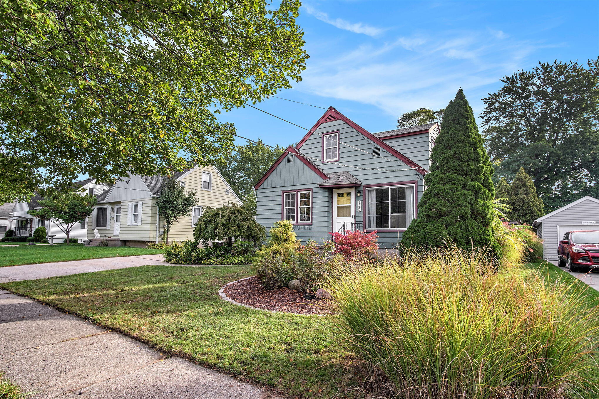 1228 Spring Avenue NE Grand Rapids MI 49505