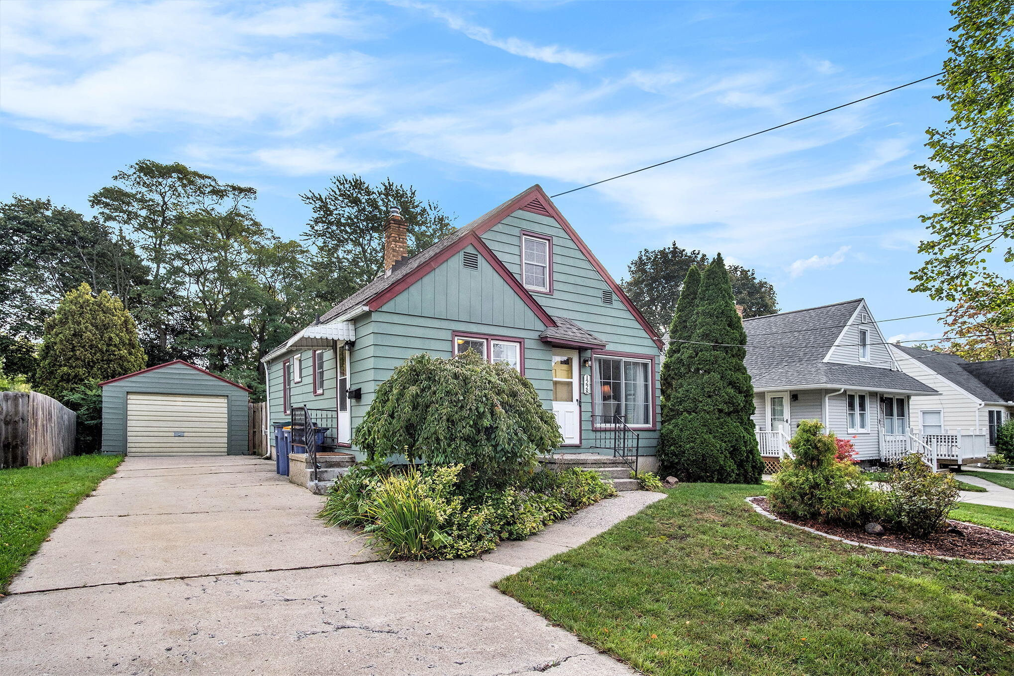 1228 Spring Avenue NE Grand Rapids MI 49505