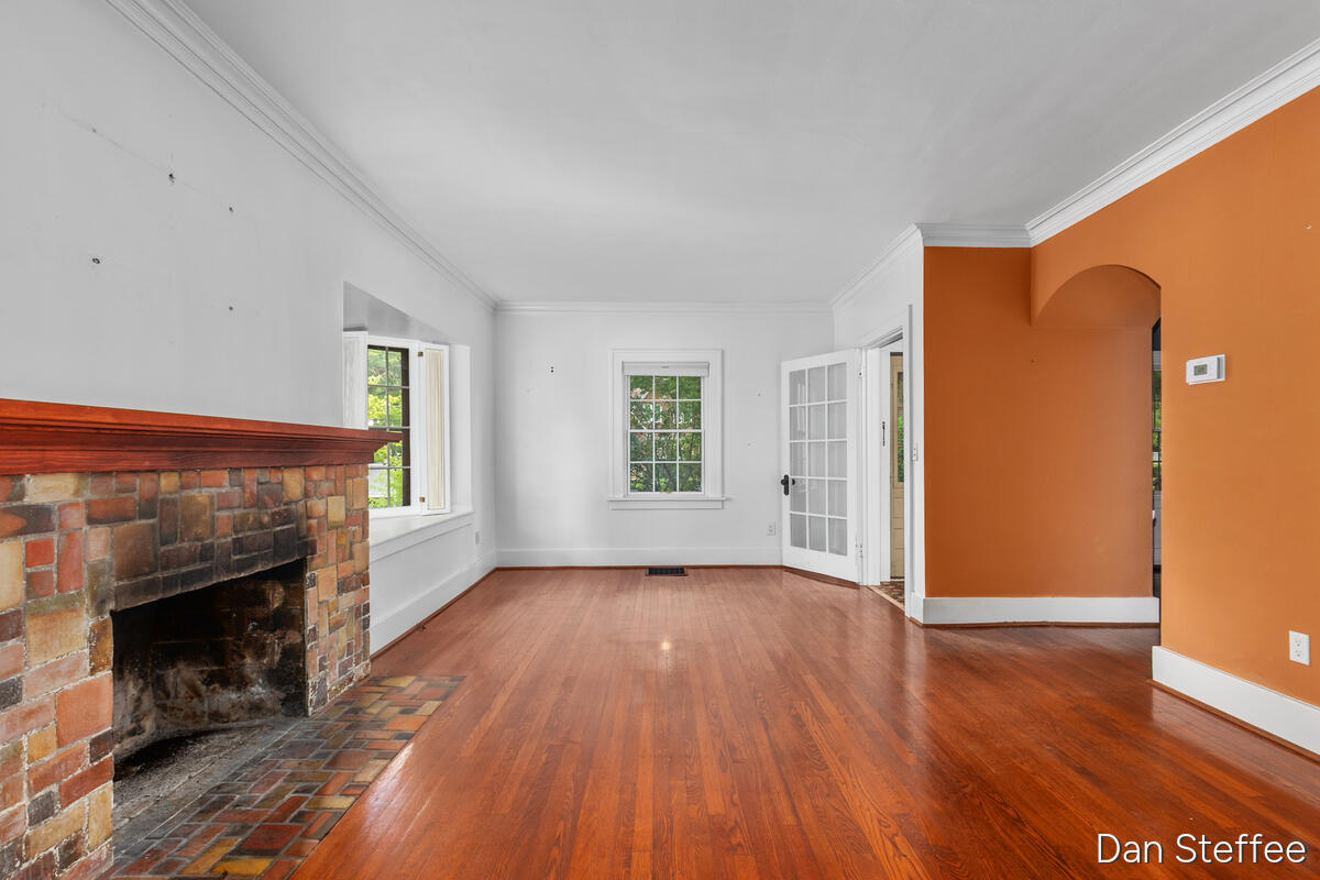957 Maxwell Avenue SE East Grand Rapids MI 49506