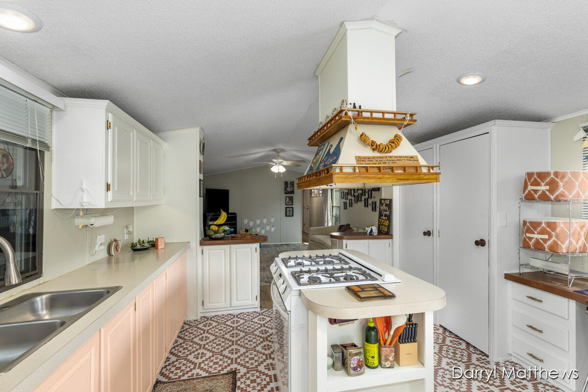 5772 Pinebrook Avenue SE Grand Rapids MI 49548