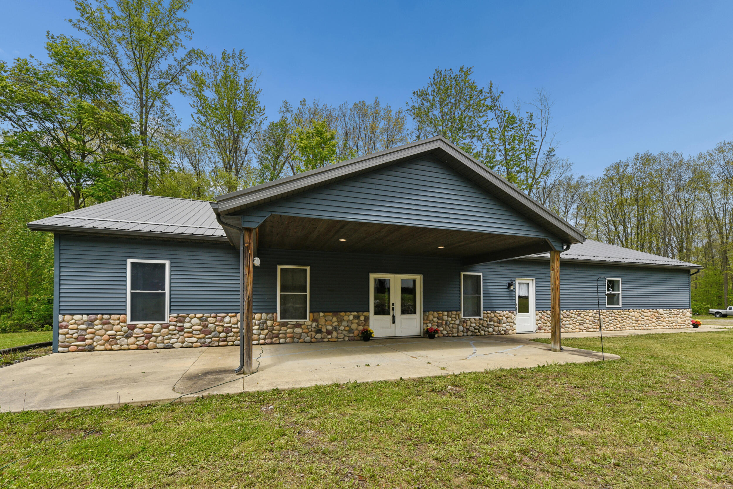 64778 Union Road Cassopolis MI 49031