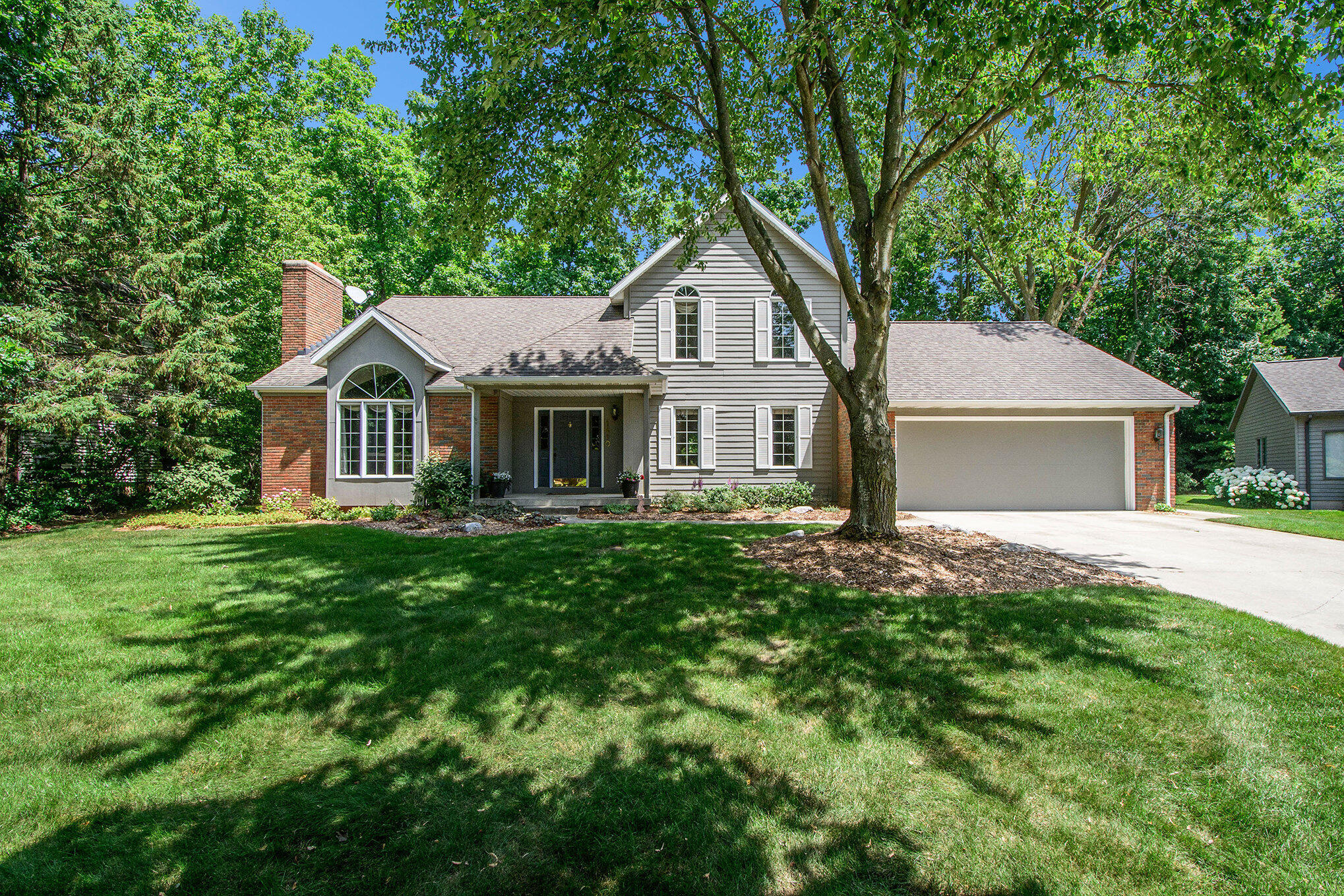 1410 Rothbury Drive NE Grand Rapids MI 49505