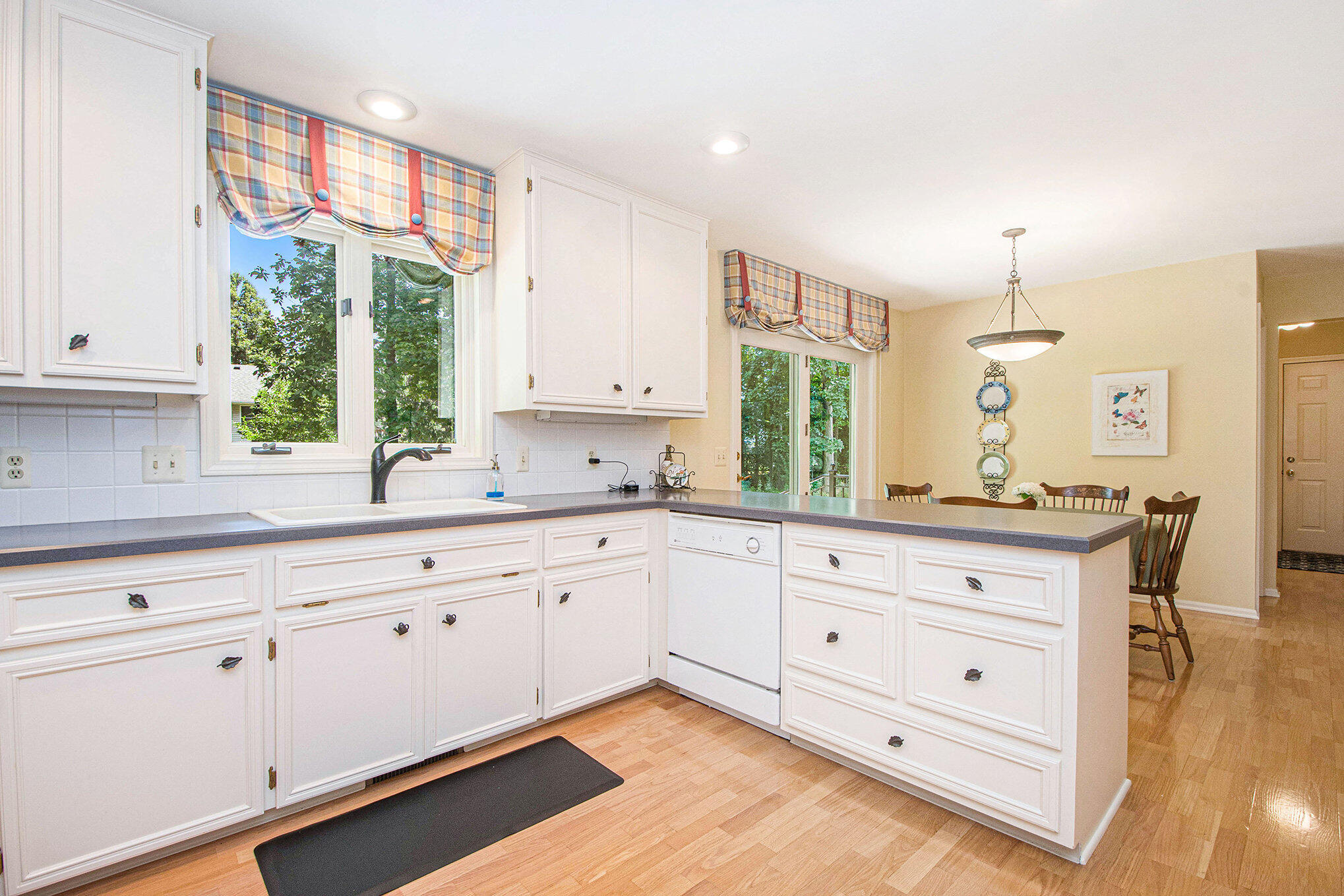 1410 Rothbury Drive NE Grand Rapids MI 49505