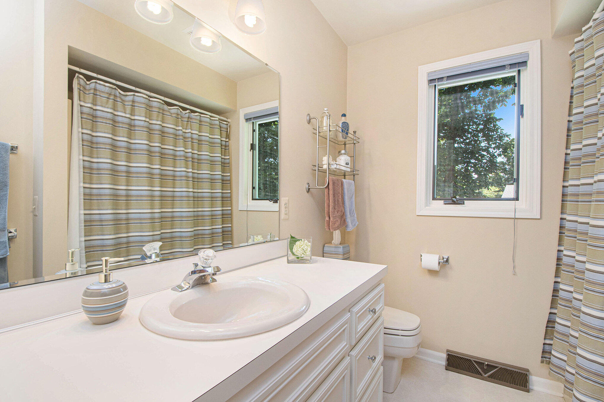 1410 Rothbury Drive NE Grand Rapids MI 49505