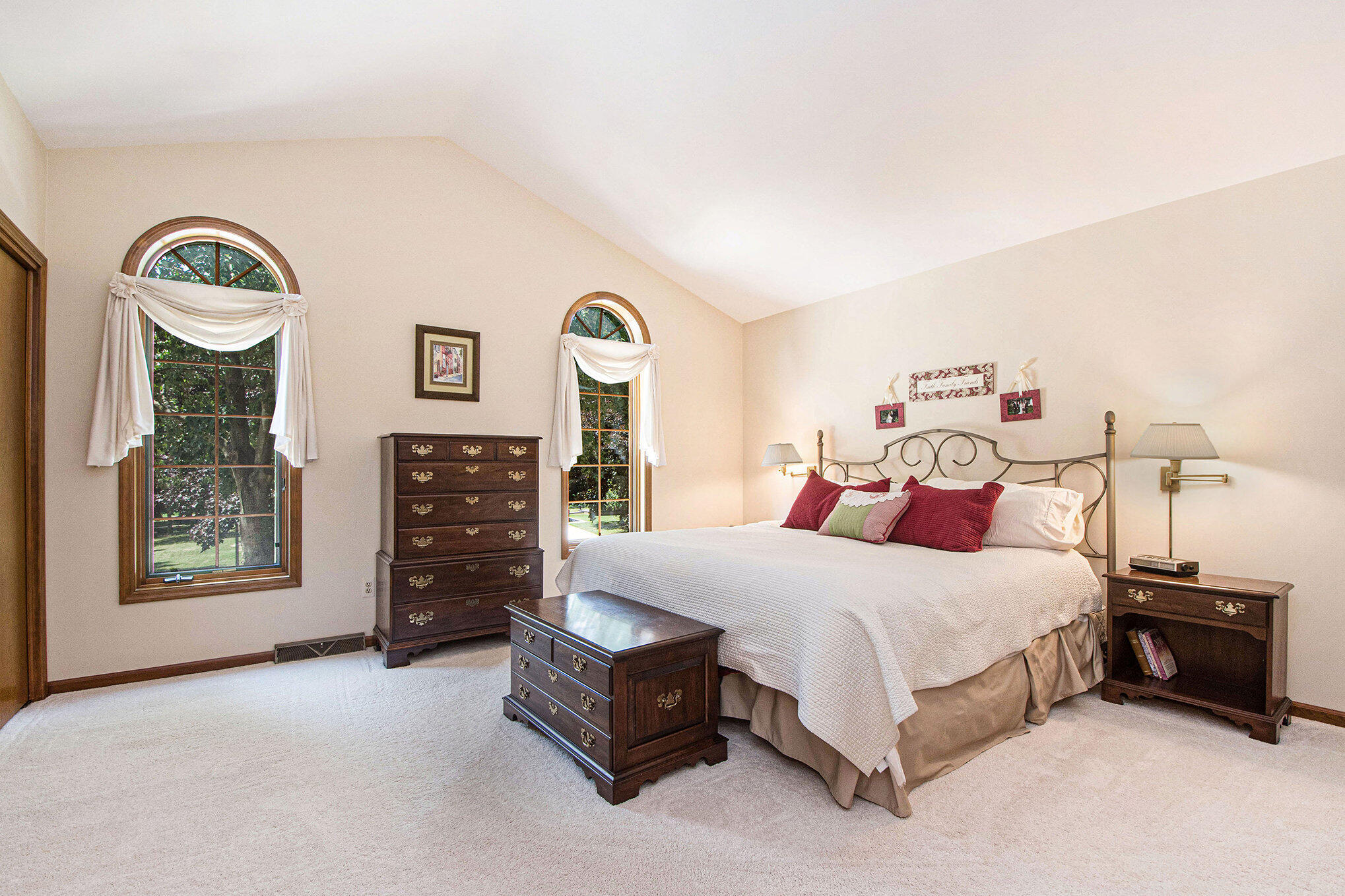 1410 Rothbury Drive NE Grand Rapids MI 49505