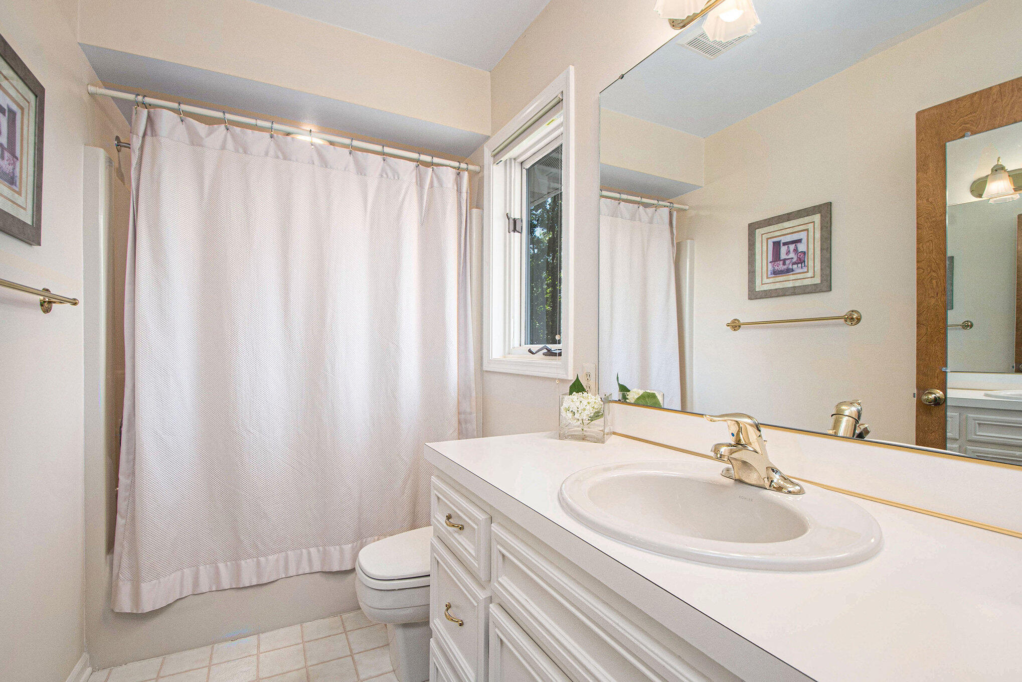 1410 Rothbury Drive NE Grand Rapids MI 49505