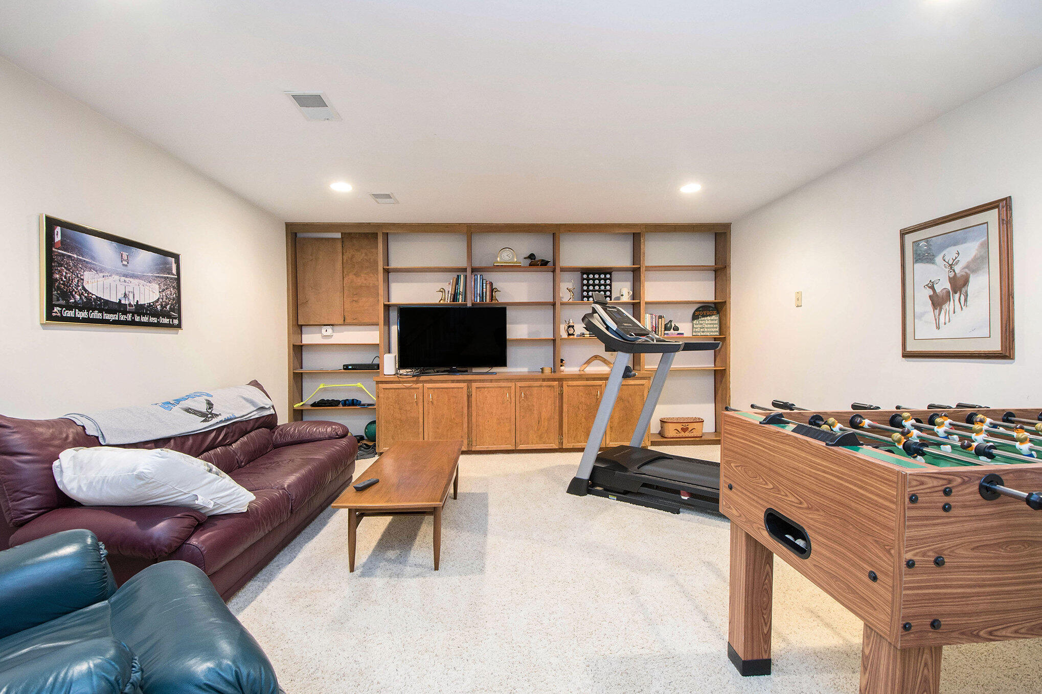 1410 Rothbury Drive NE Grand Rapids MI 49505