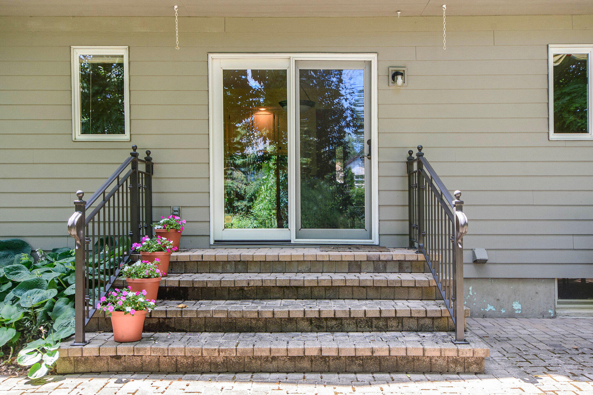 1410 Rothbury Drive NE Grand Rapids MI 49505