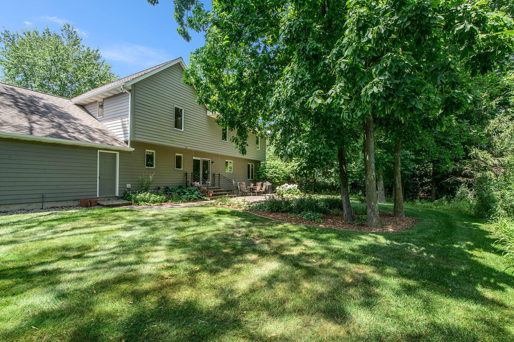 1410 Rothbury Drive NE Grand Rapids MI 49505