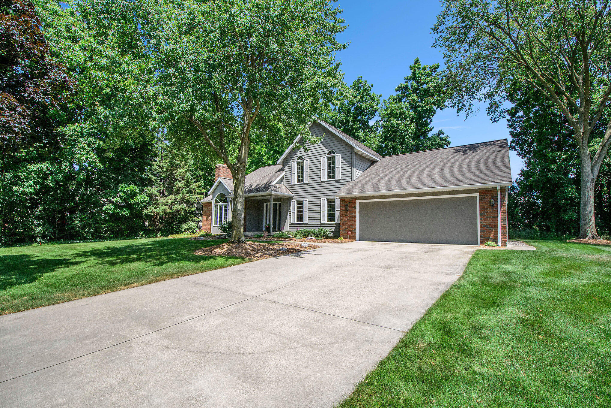 1410 Rothbury Drive NE Grand Rapids MI 49505