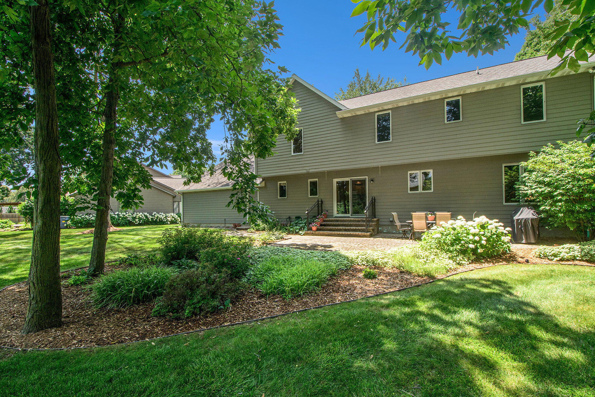 1410 Rothbury Drive NE Grand Rapids MI 49505