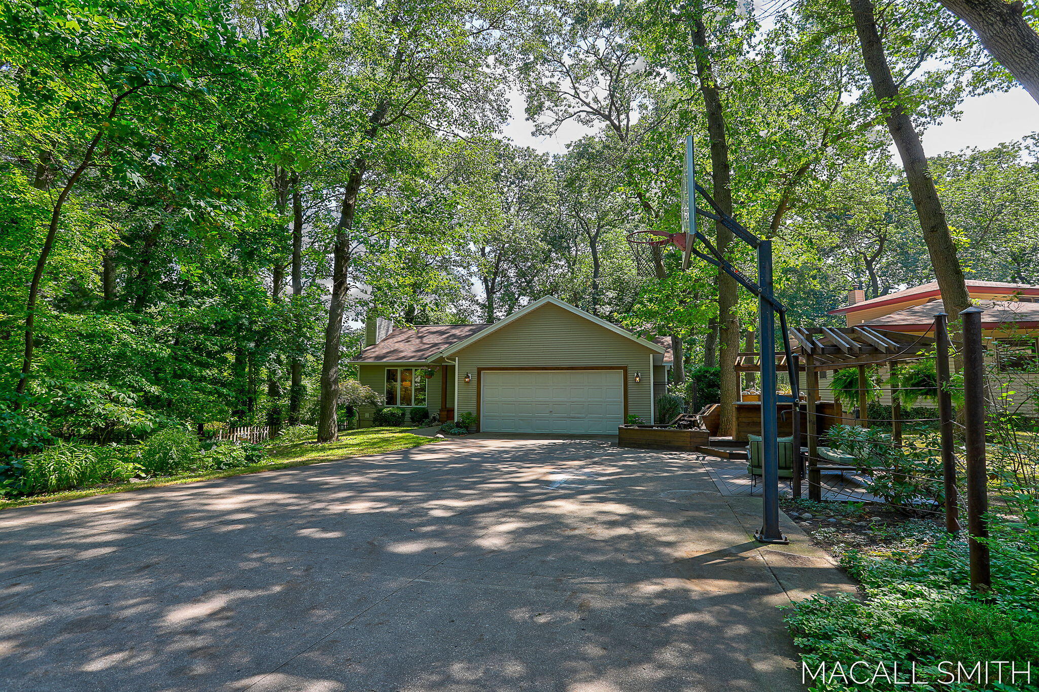 107 Division Avenue Holland MI 49424