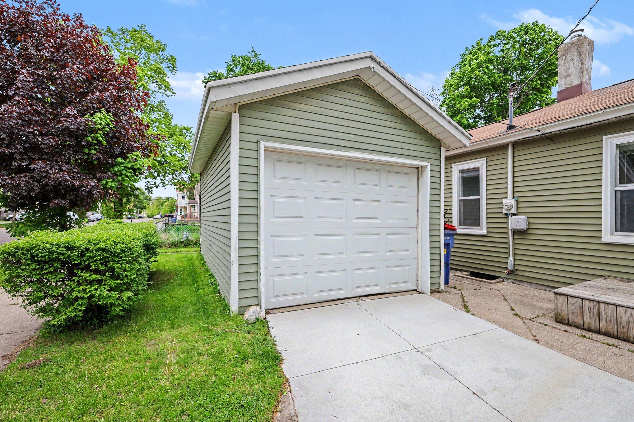 831 NW Second Street NW Grand Rapids MI 49504
