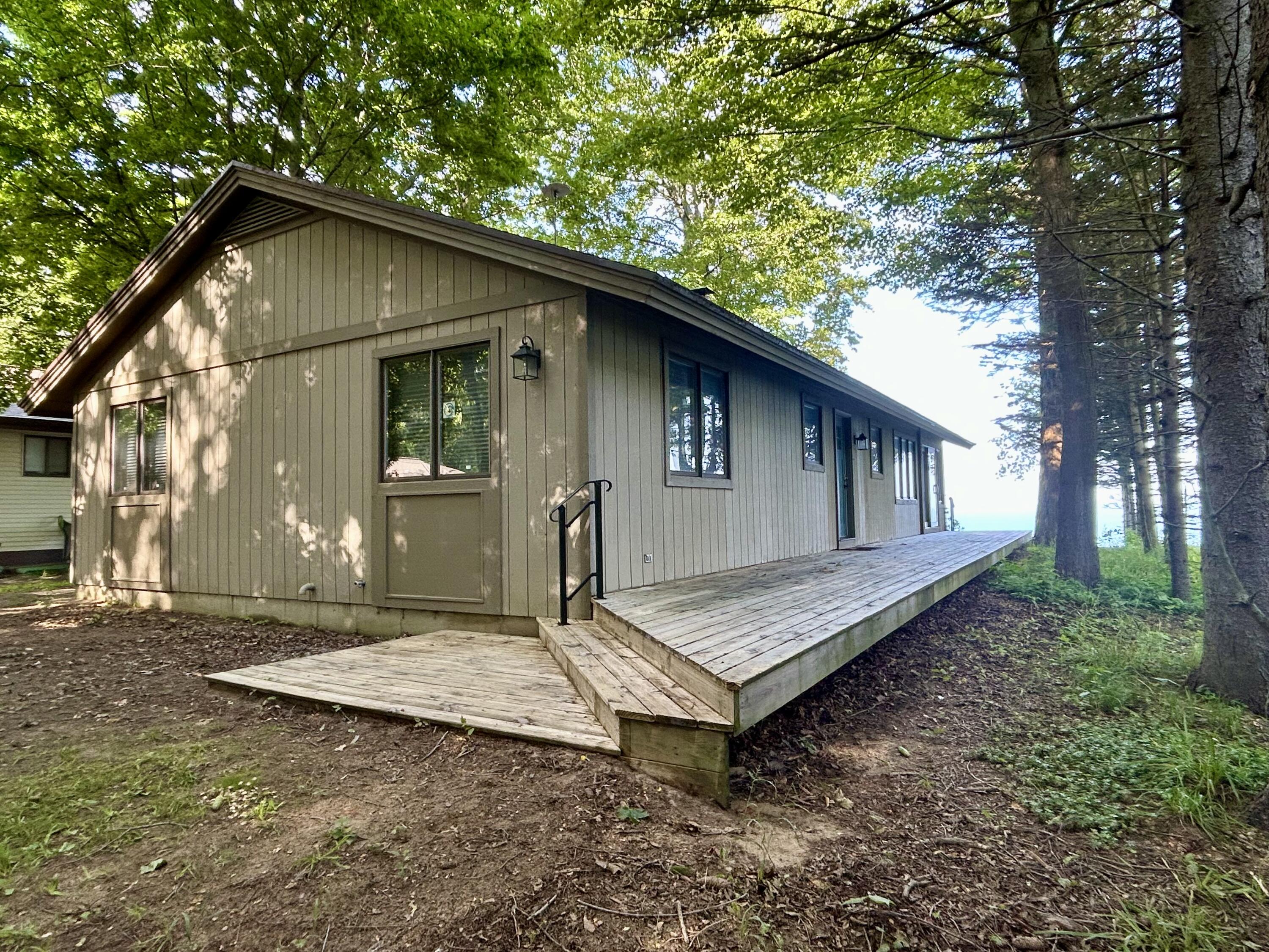 1196 Cherry Drive South Haven MI 49090