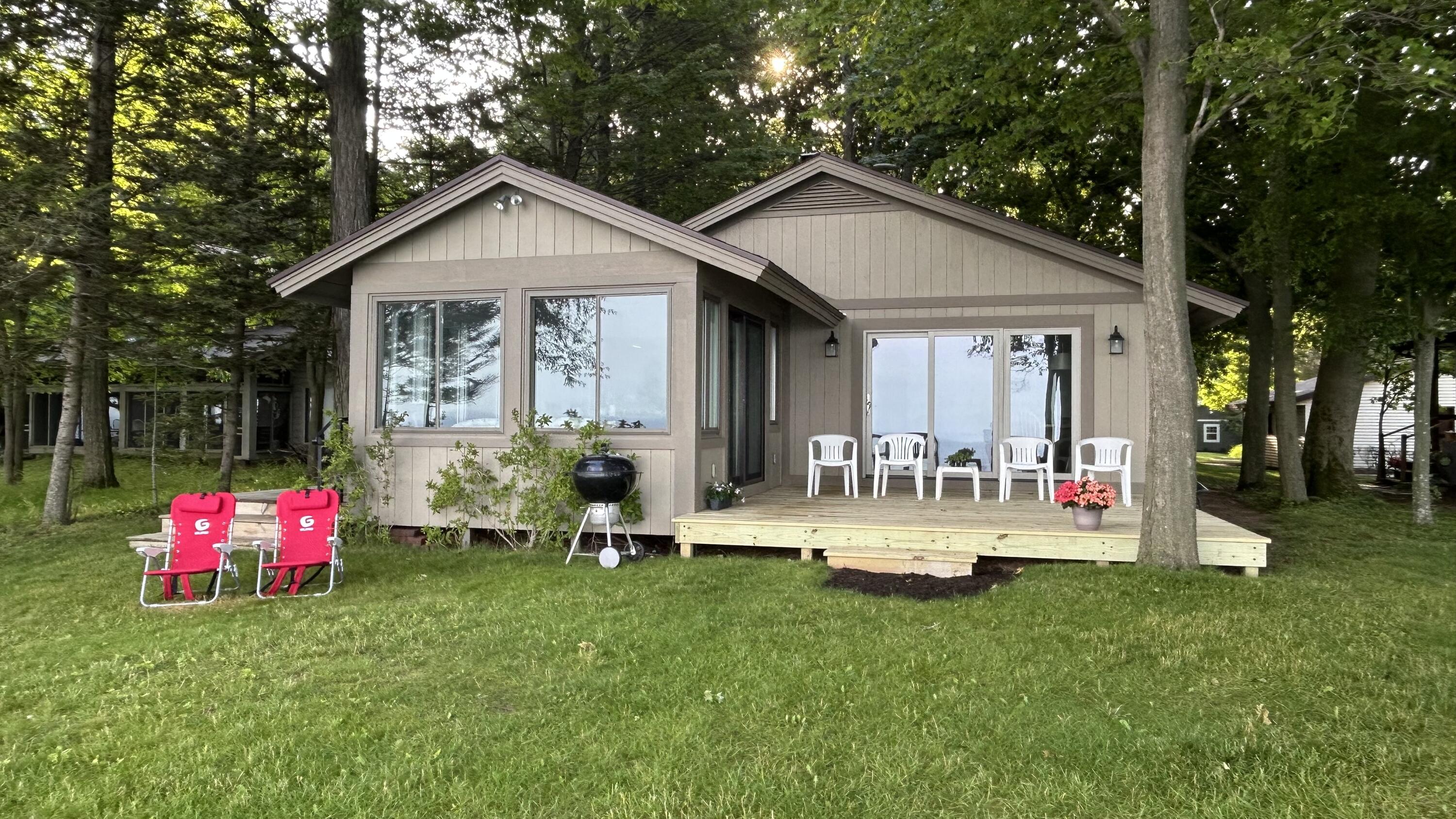 1196 Cherry Drive South Haven MI 49090
