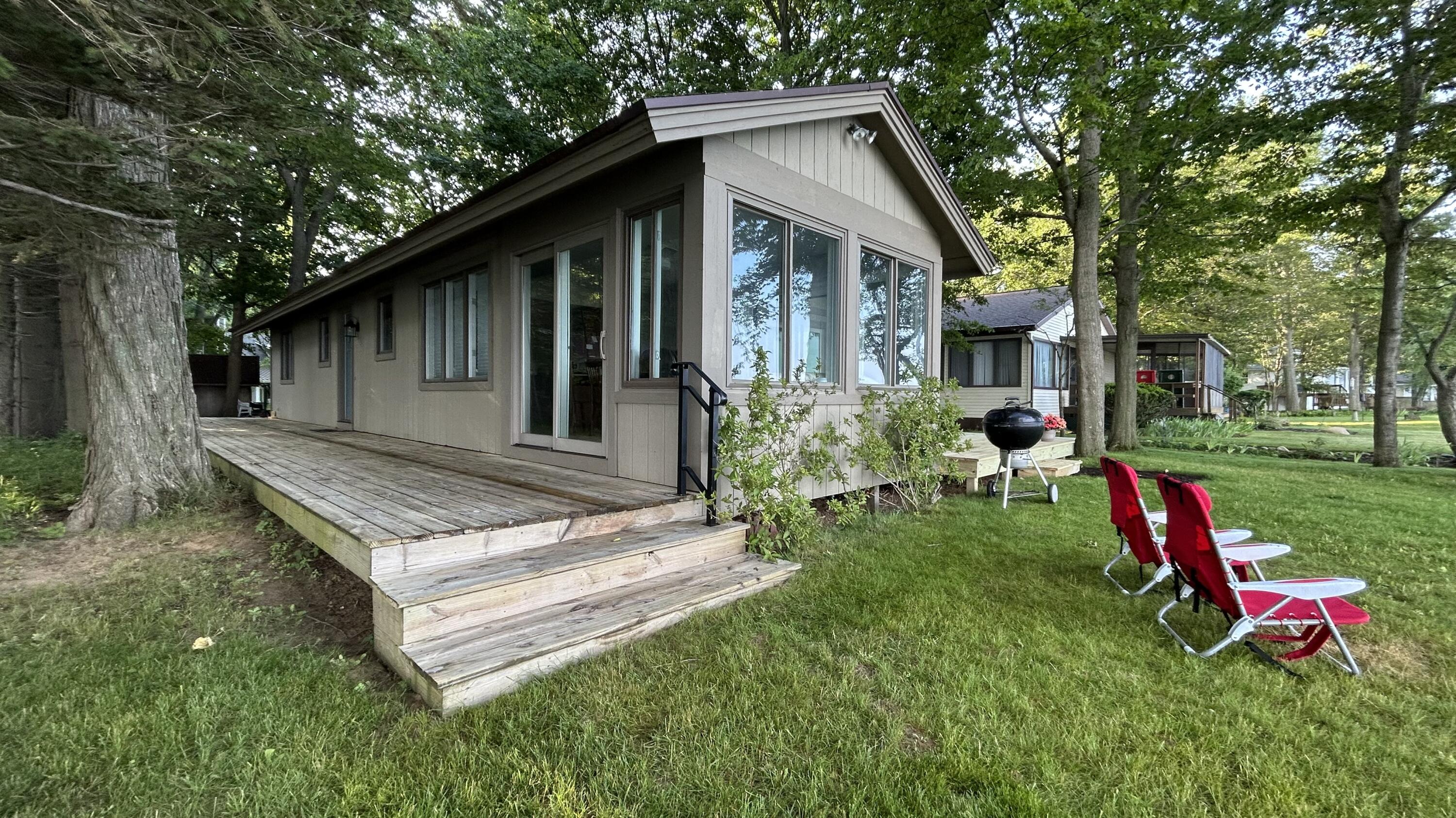 1196 Cherry Drive South Haven MI 49090