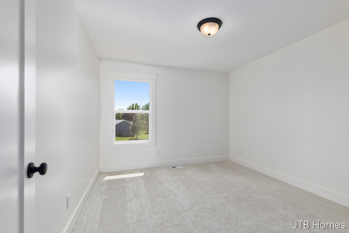 7870 Woodhurst Drive NE Rockford MI 49341