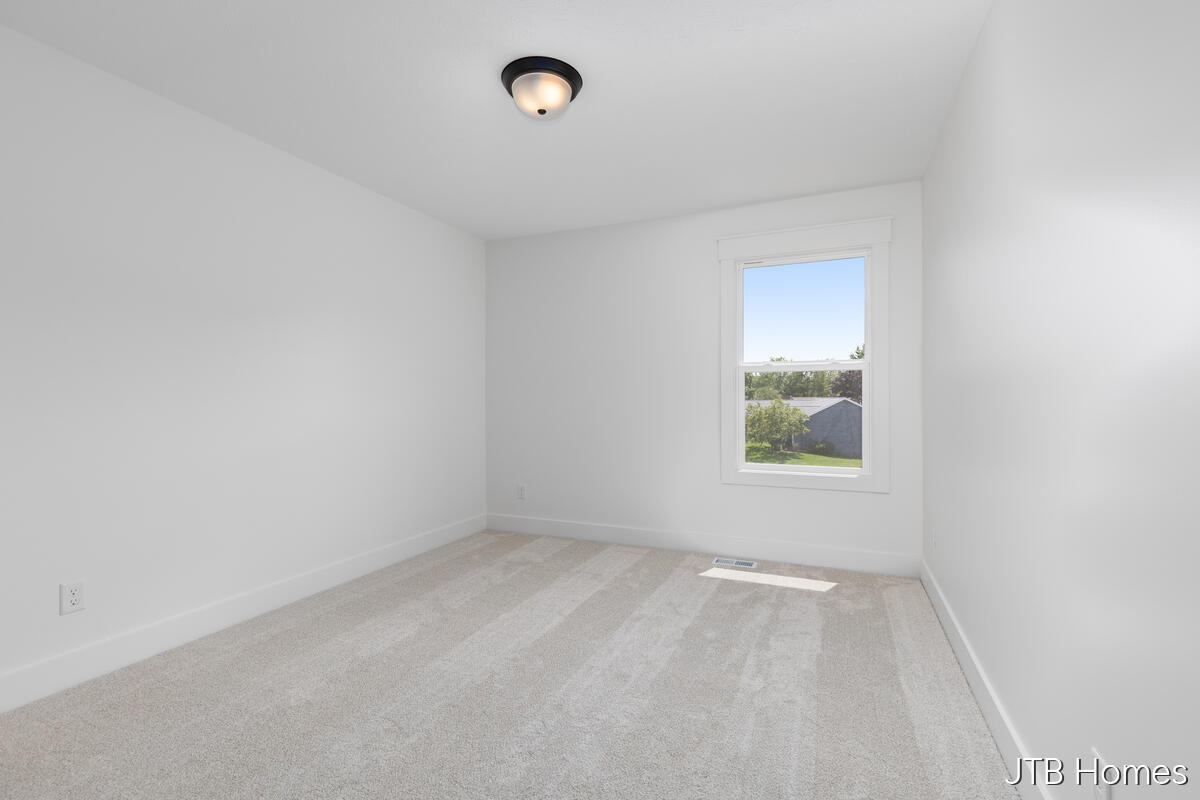 7870 Woodhurst Drive NE Rockford MI 49341