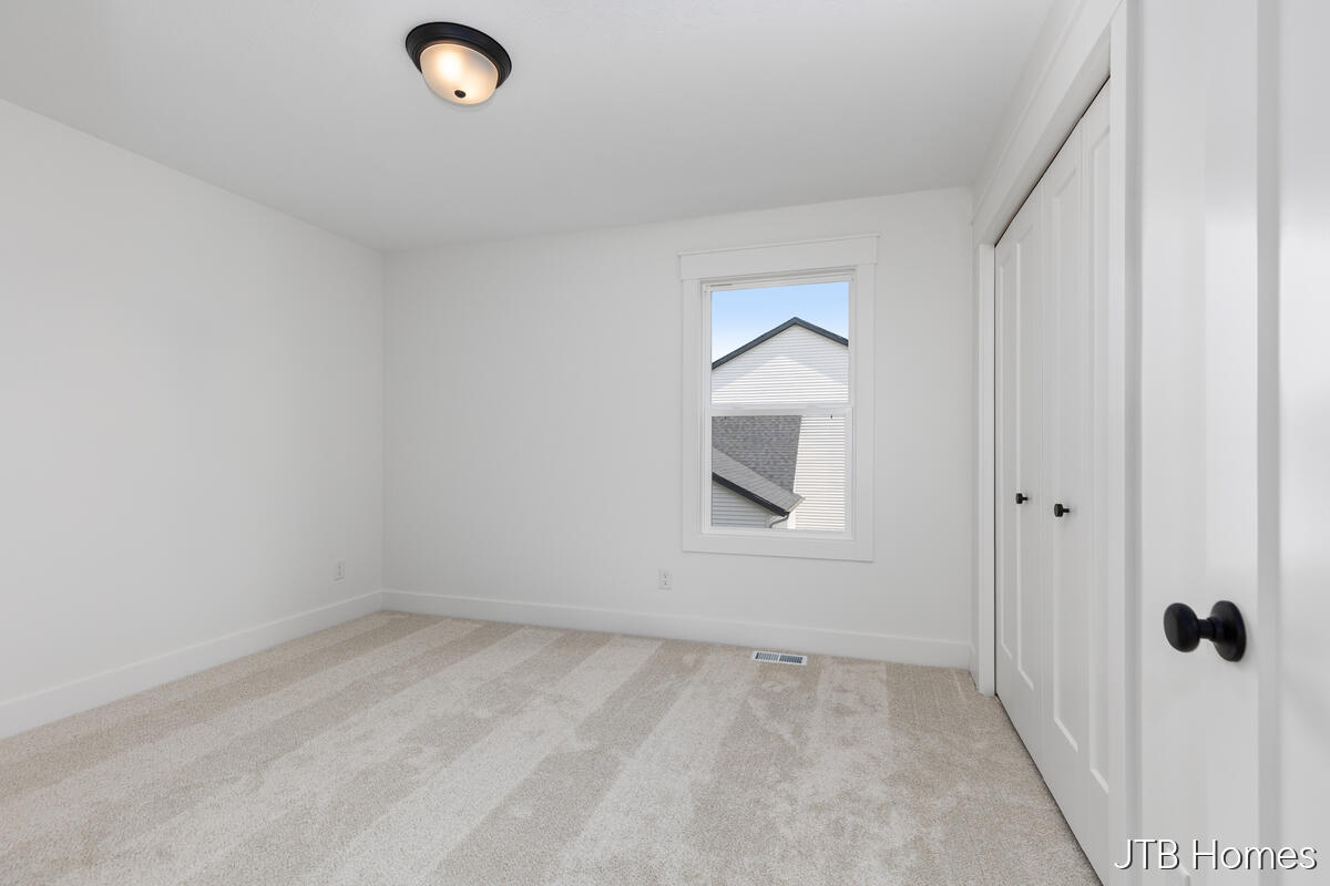 7870 Woodhurst Drive NE Rockford MI 49341