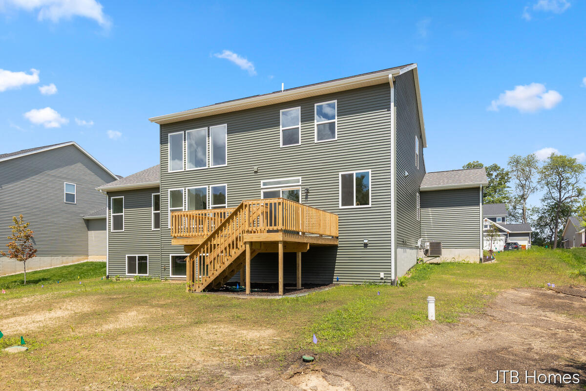 7870 Woodhurst Drive NE Rockford MI 49341