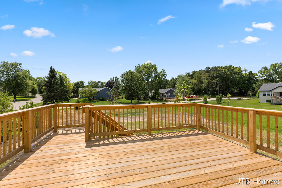 7870 Woodhurst Drive NE Rockford MI 49341