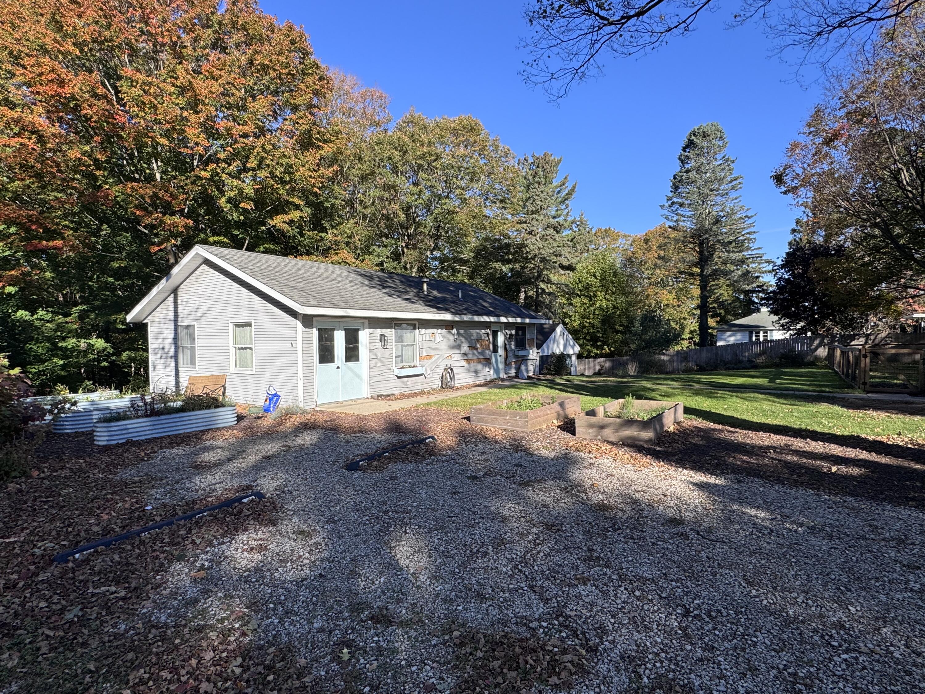 610 S 160th Avenue Holland MI 49423
